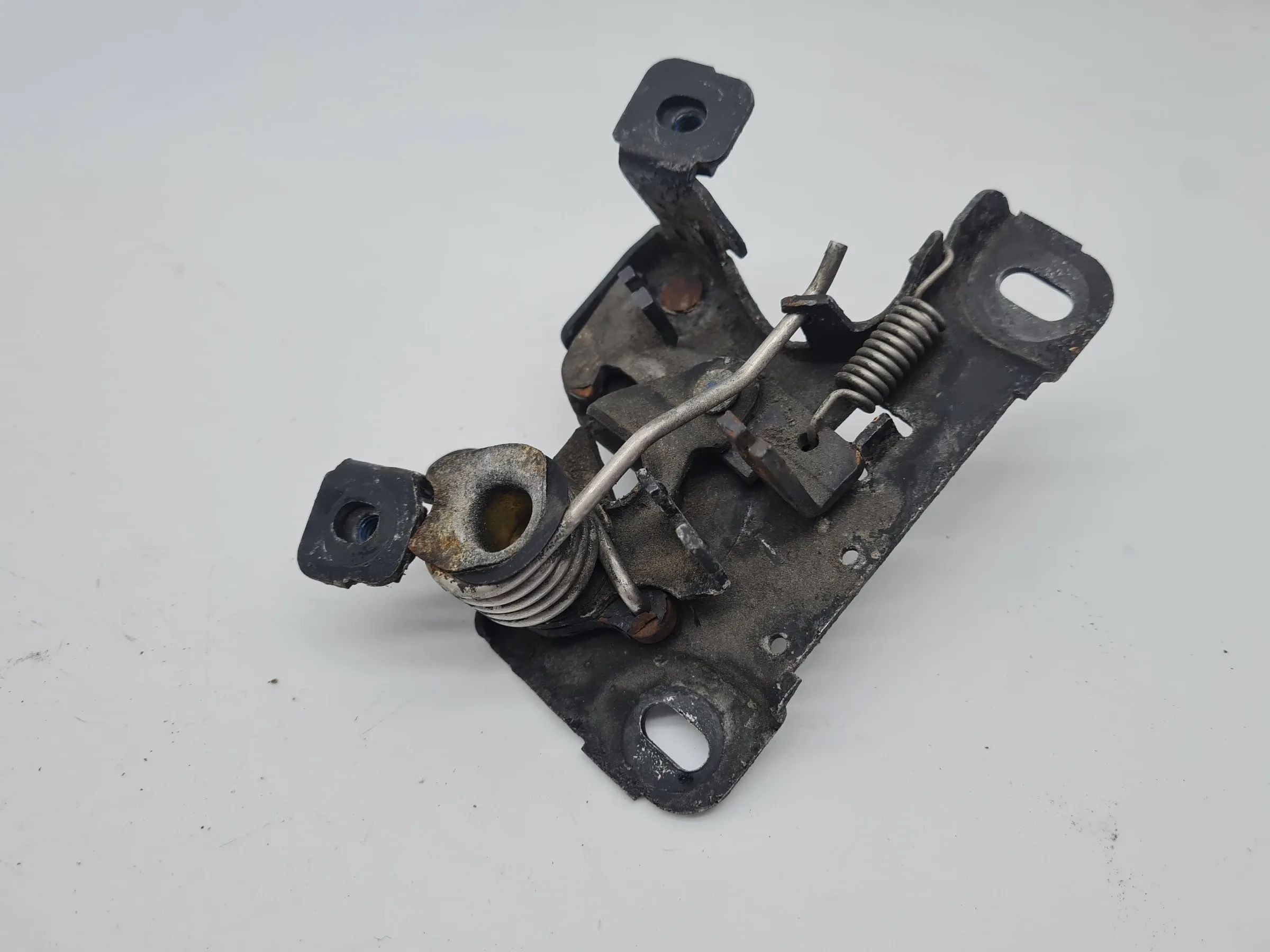 Original Audi A6 (4B2/4B4) Motorhaube Motorhaubenschloss 8D0823508