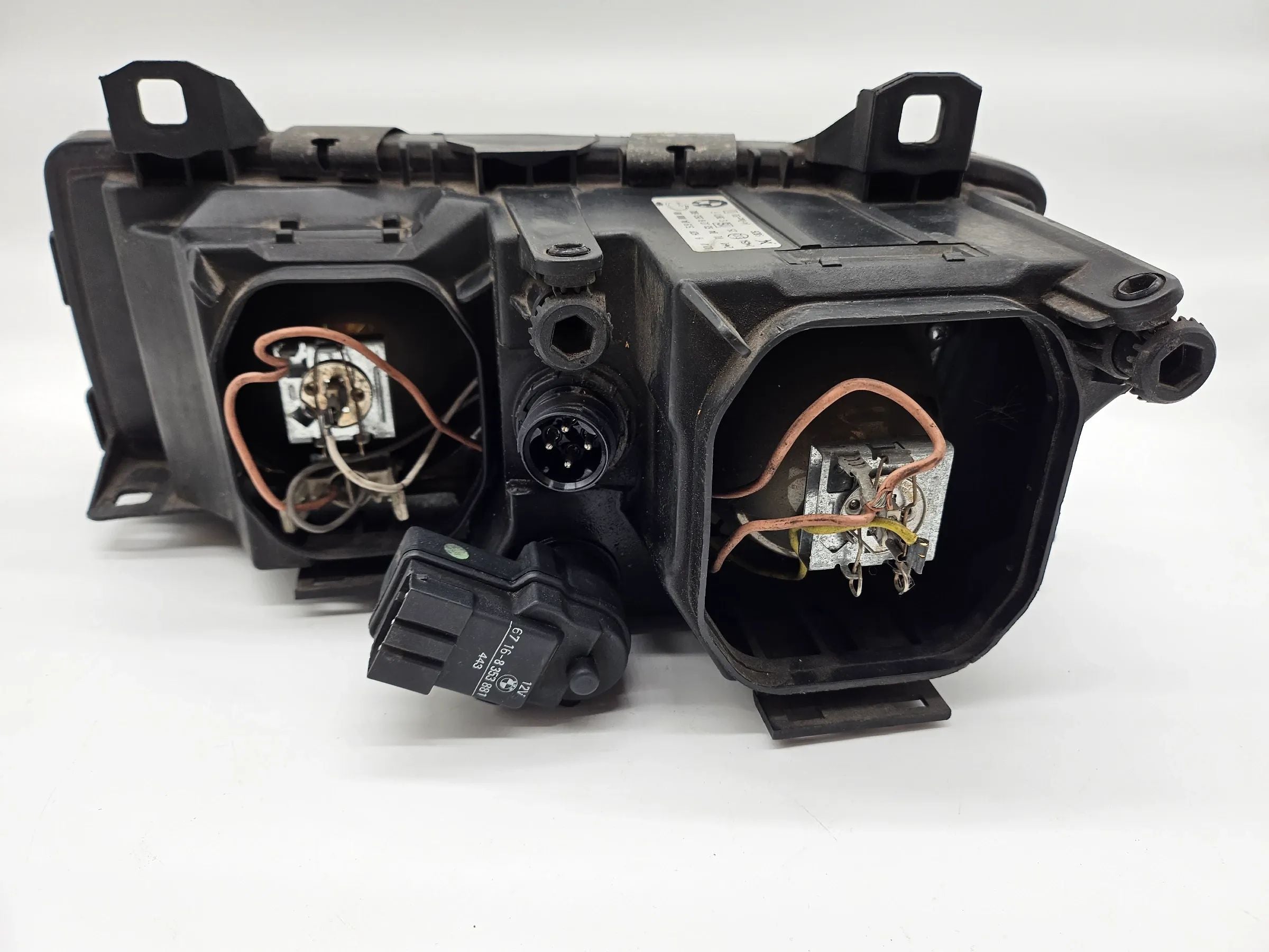 BMW E36 316 BJ98 75KW Faro Anteriore Destro con Motorino Regolazione VR 8353802