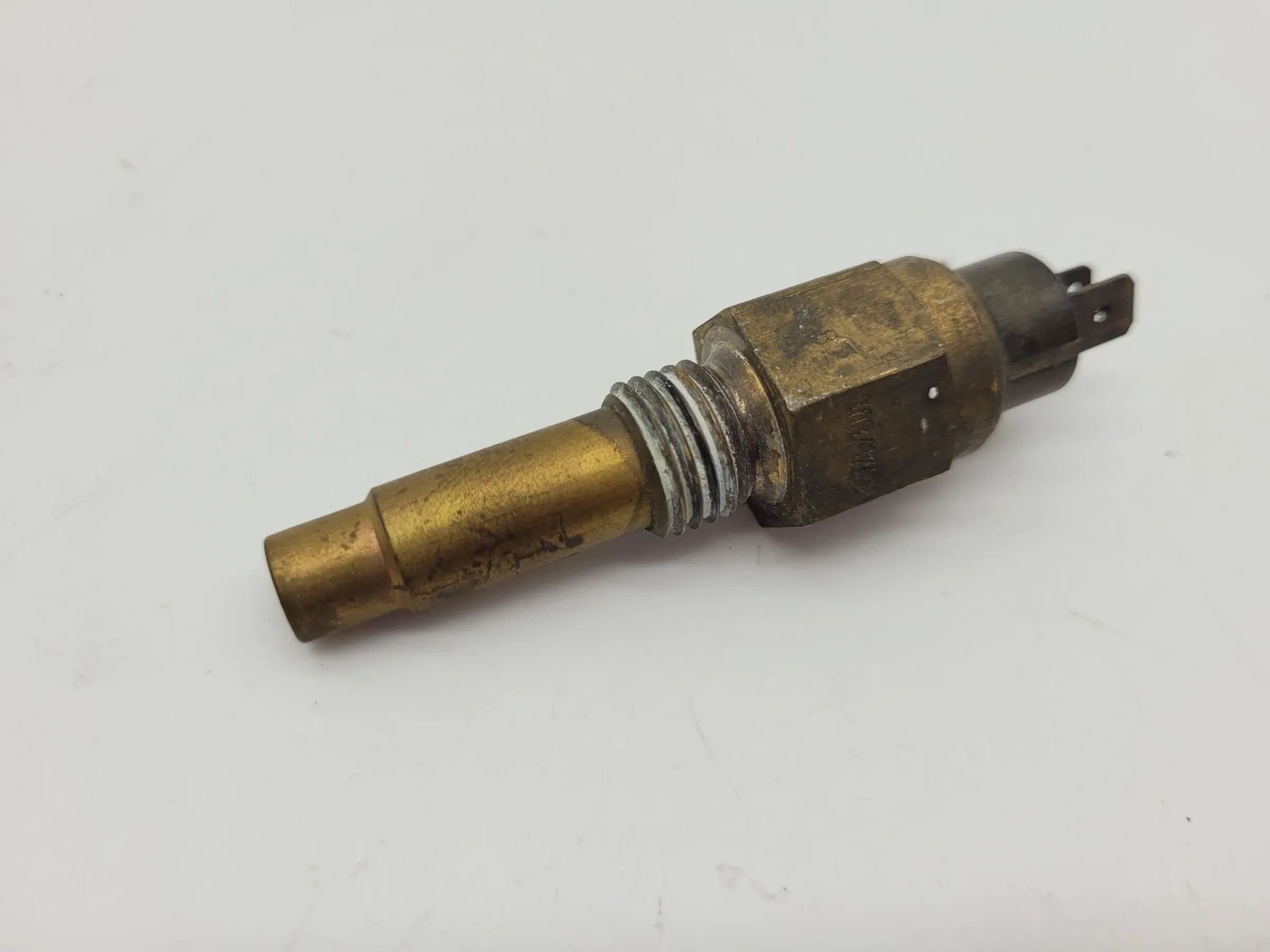 BMW 5er E28 E34 6er E24 7er E23E32 VDO Temperaturgeber 803/1/22