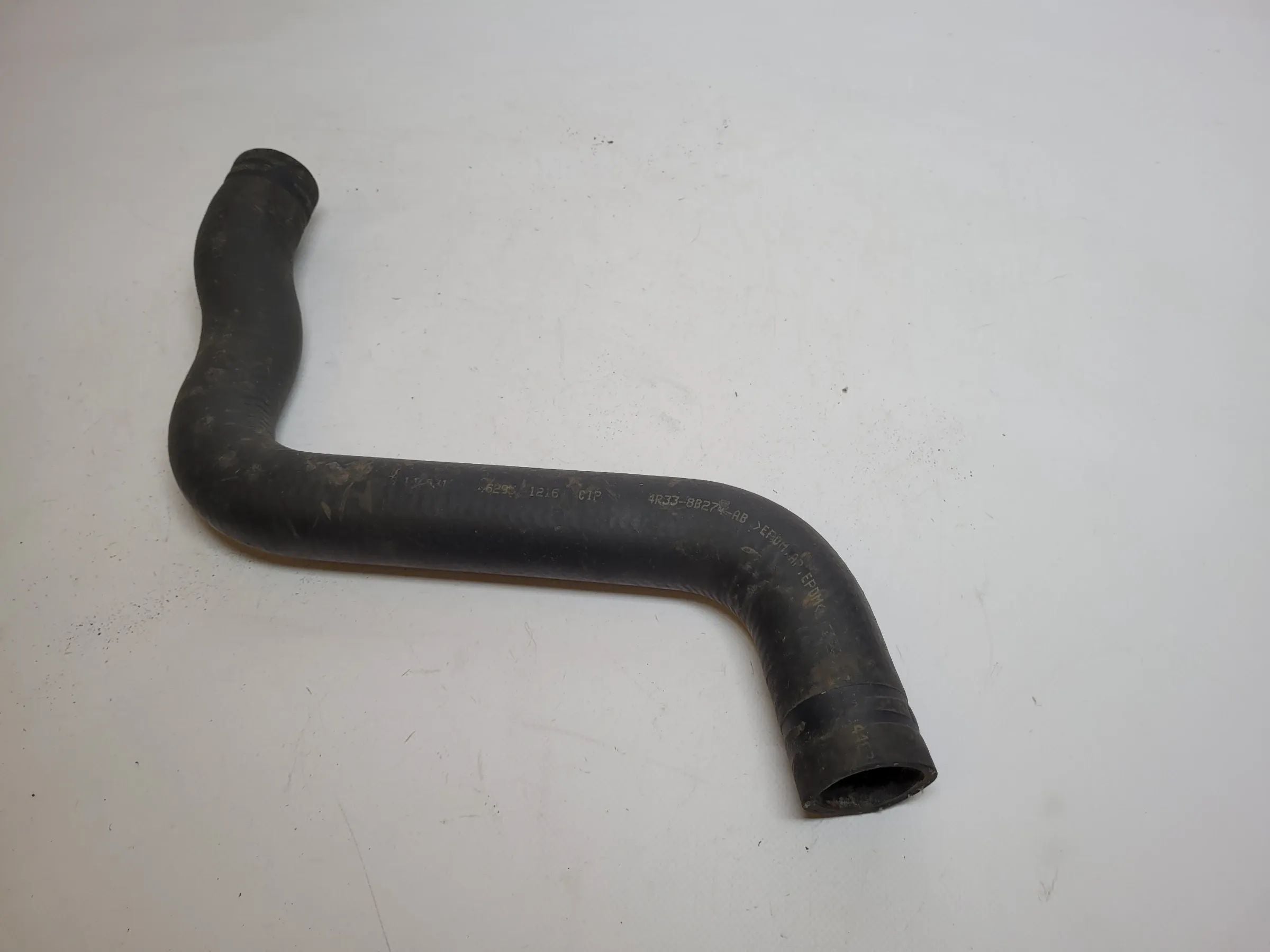 Ford Mustang V Kühlleitung Kühlschlauch Benzin 4R33-8B274-AB Original