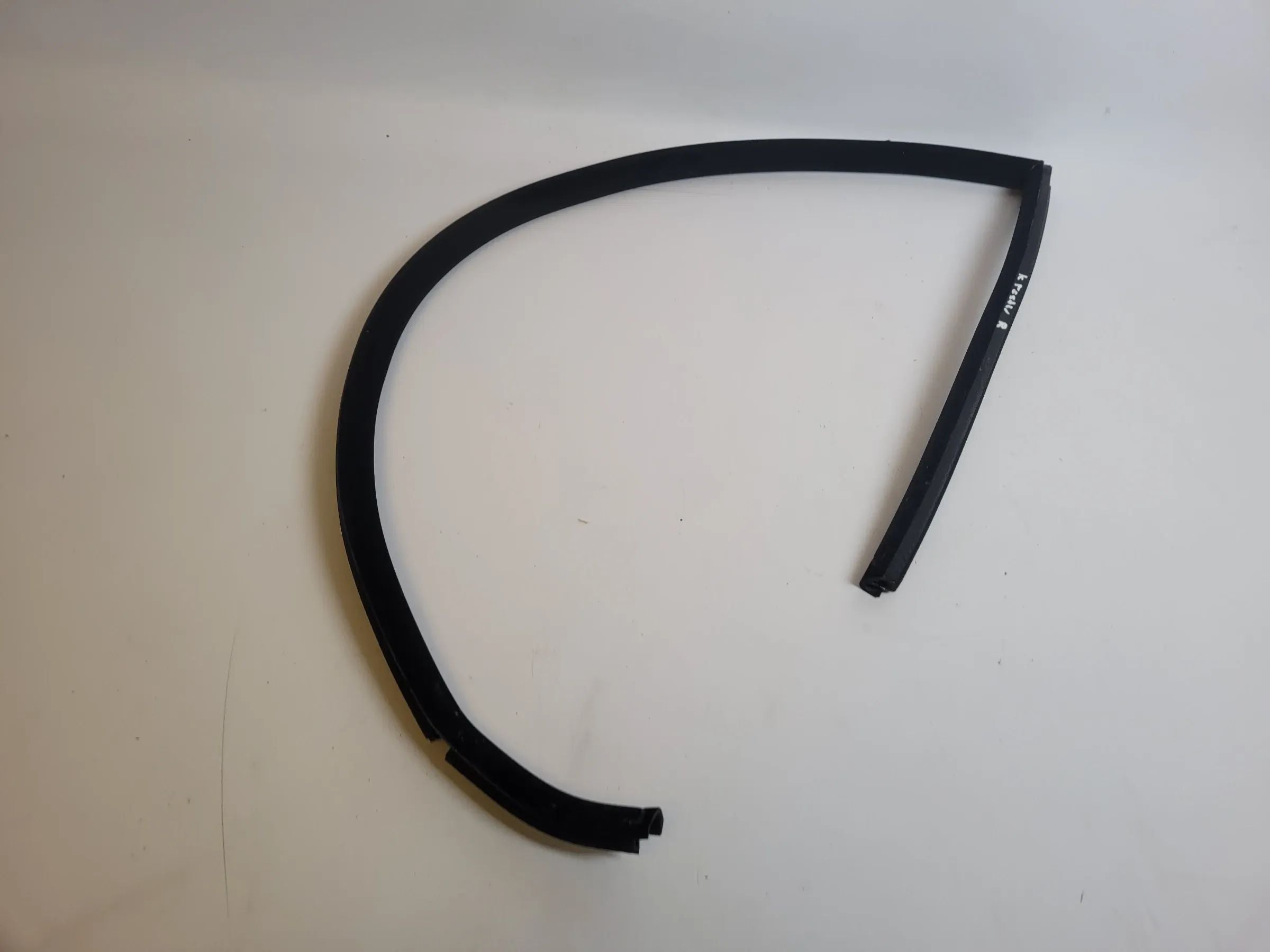 BMW 5er Touring E39 Dichtung Kofferaumfenster Rechts (Original)
