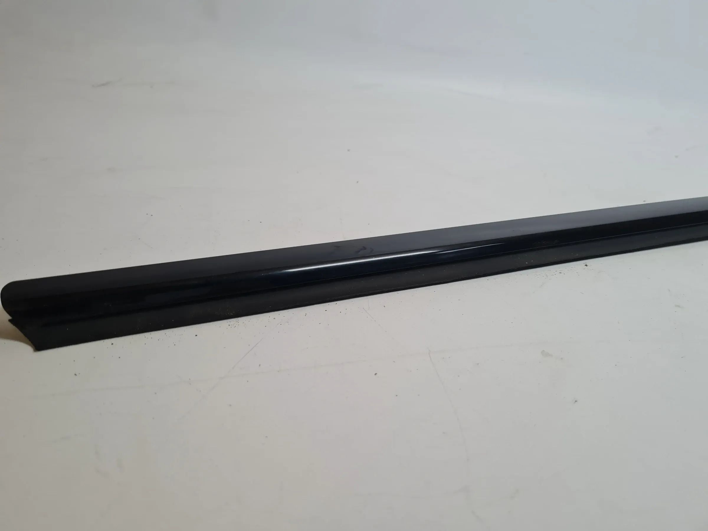 Original Mercedes C-Klasse (CL203) Einstiegsleiste Rechts Schwarz A2036903280