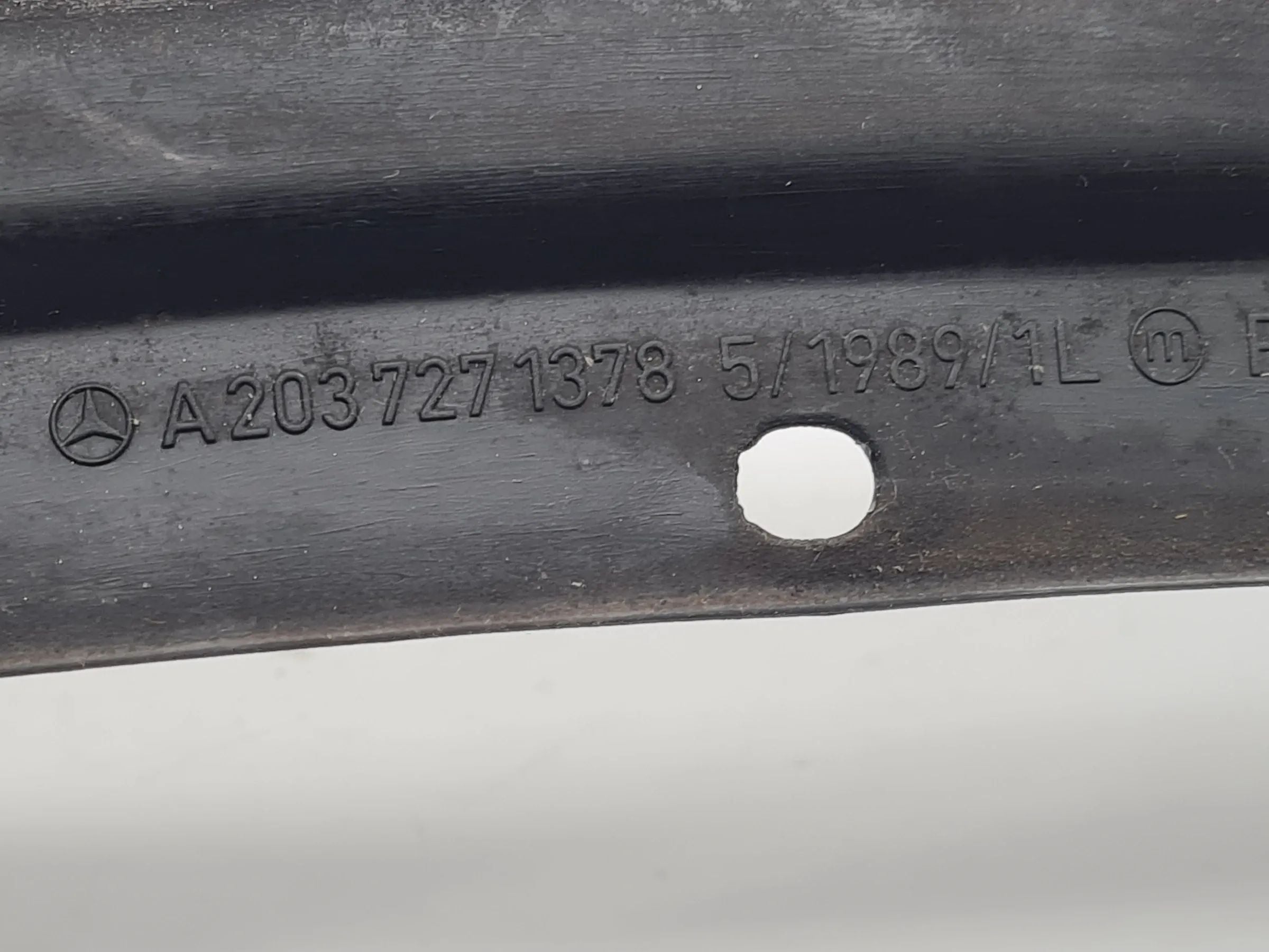 Original Mercedes C-Klasse (CL203) Tür Dichtung Leiste Links A2037271378