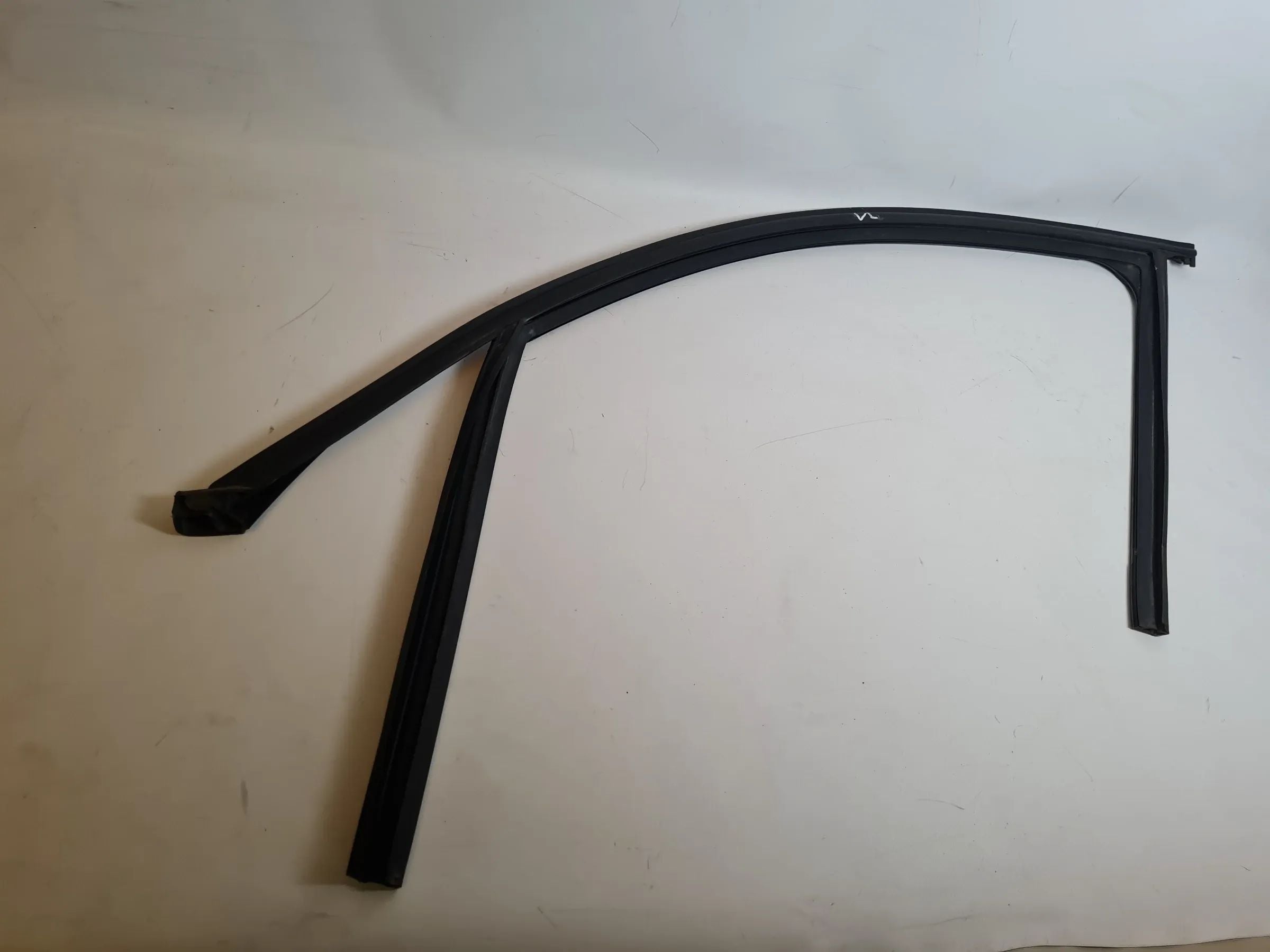 BMW 3er Touring E91 Fenster Dichtung Gummi Vorne Links 16850 Original