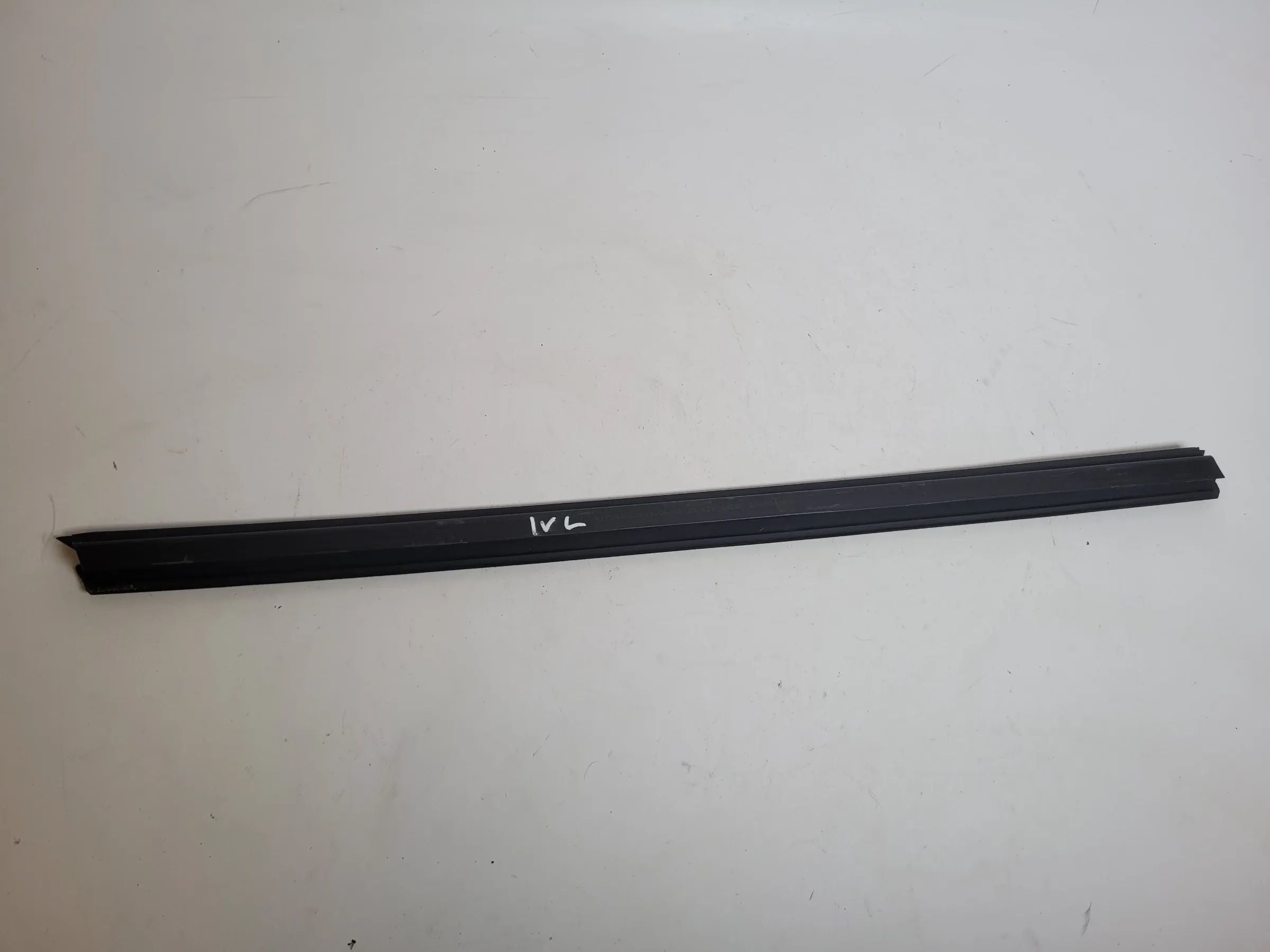 BMW 3er Touring E91 Schachtleiste Dichtung 1 Vorne Links Innen 17033 Original