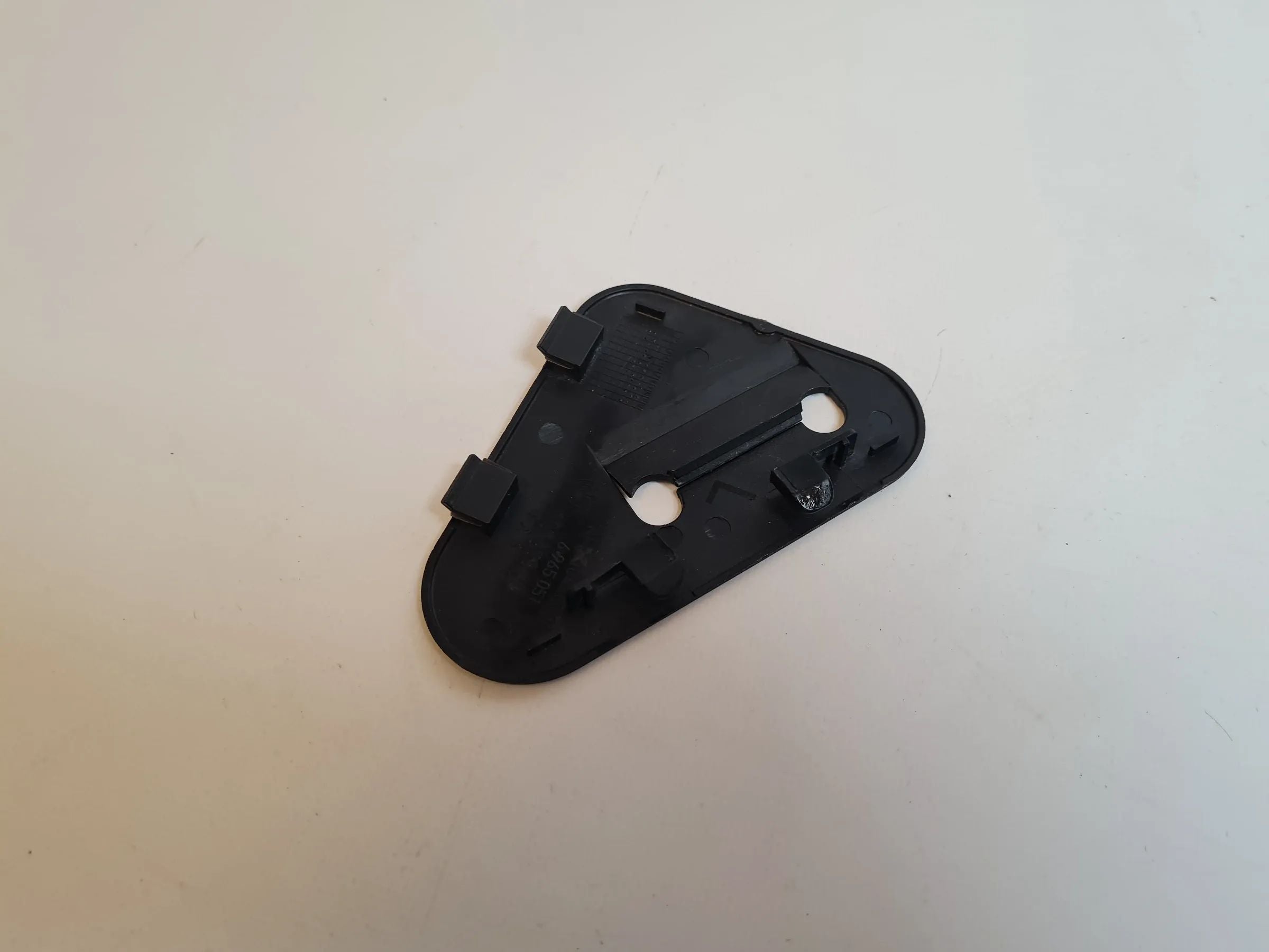 BMW 1/3 E81/E87/E91 Abdeckung Sitzlehnenbügel Links Hinten 6965051 (Original)