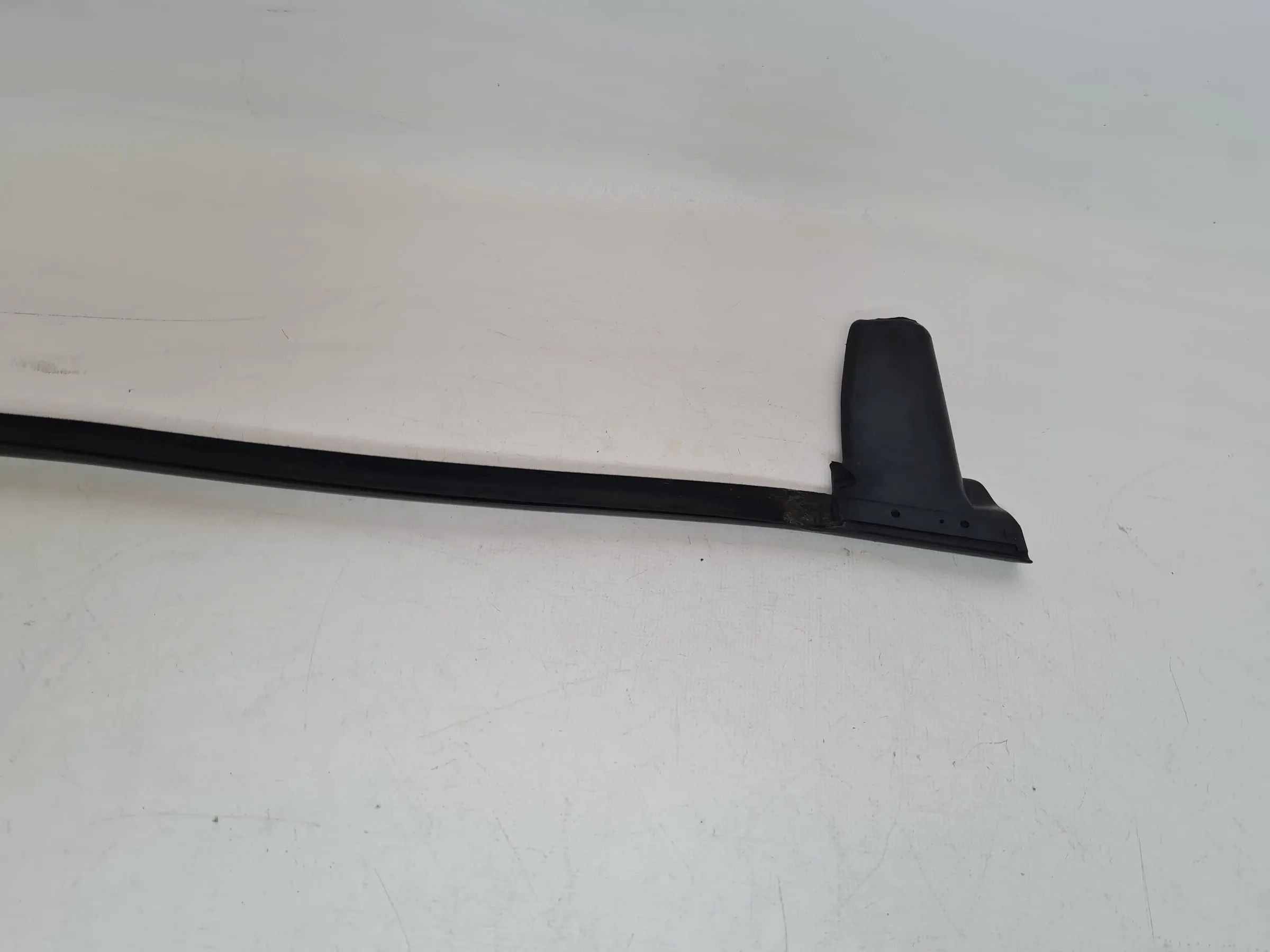 Seat Ibiza IV (6J5/6P1) Fensterschachtabdichtung Links 6J4837477