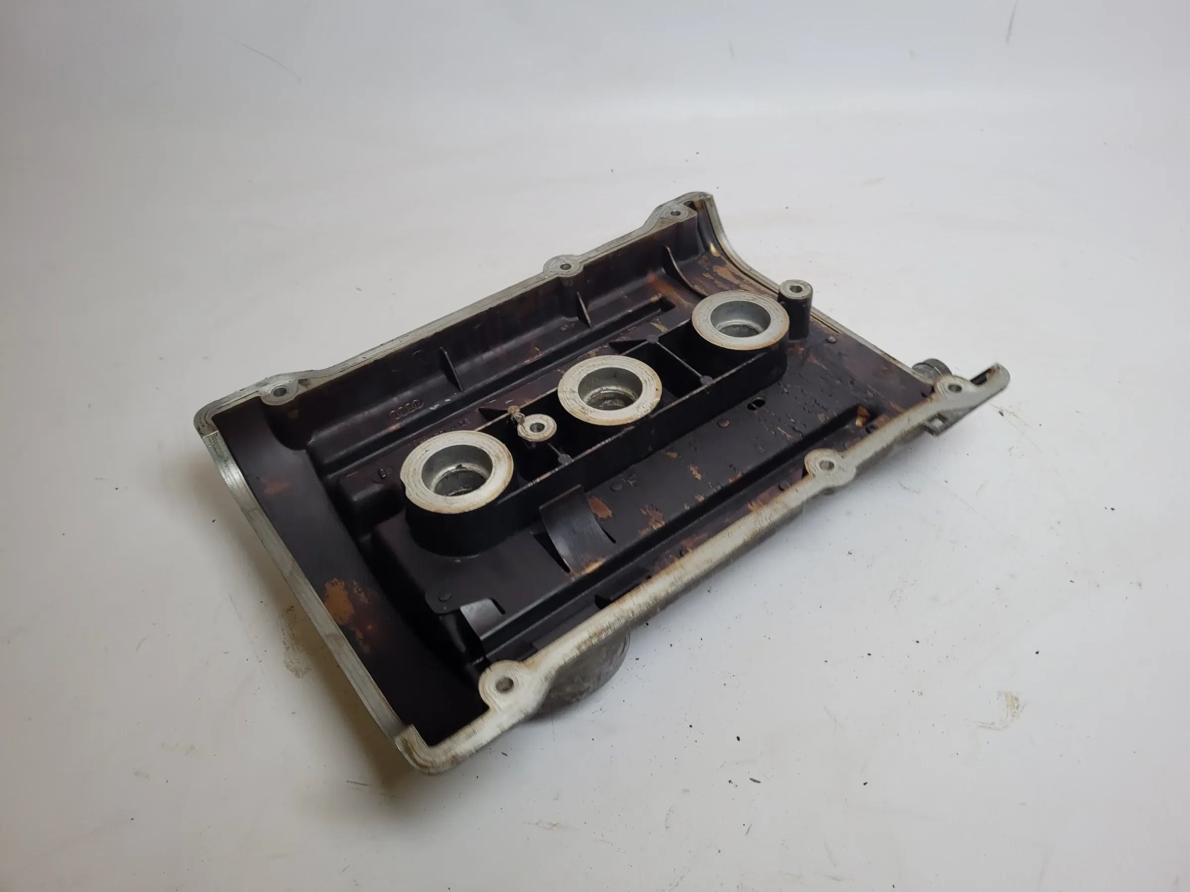 Audi A4/A6 4B/8D 2.4, 121KW Zylinderkopfhaube / Ventildeckel 078103471L Original