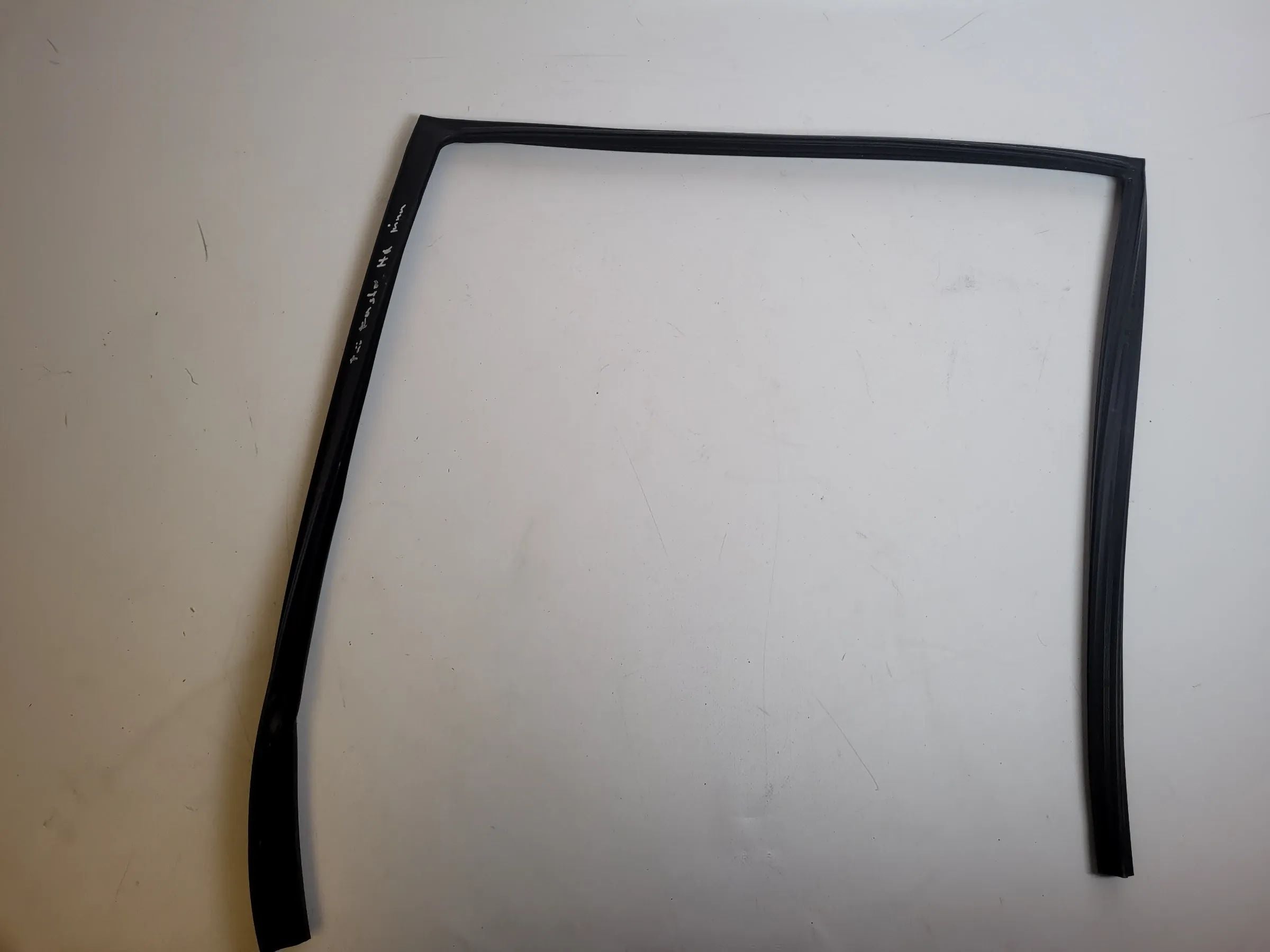 BMW 5er Touring E39 Dichtung Fensterführung Rechts Hinten Innen (Original)