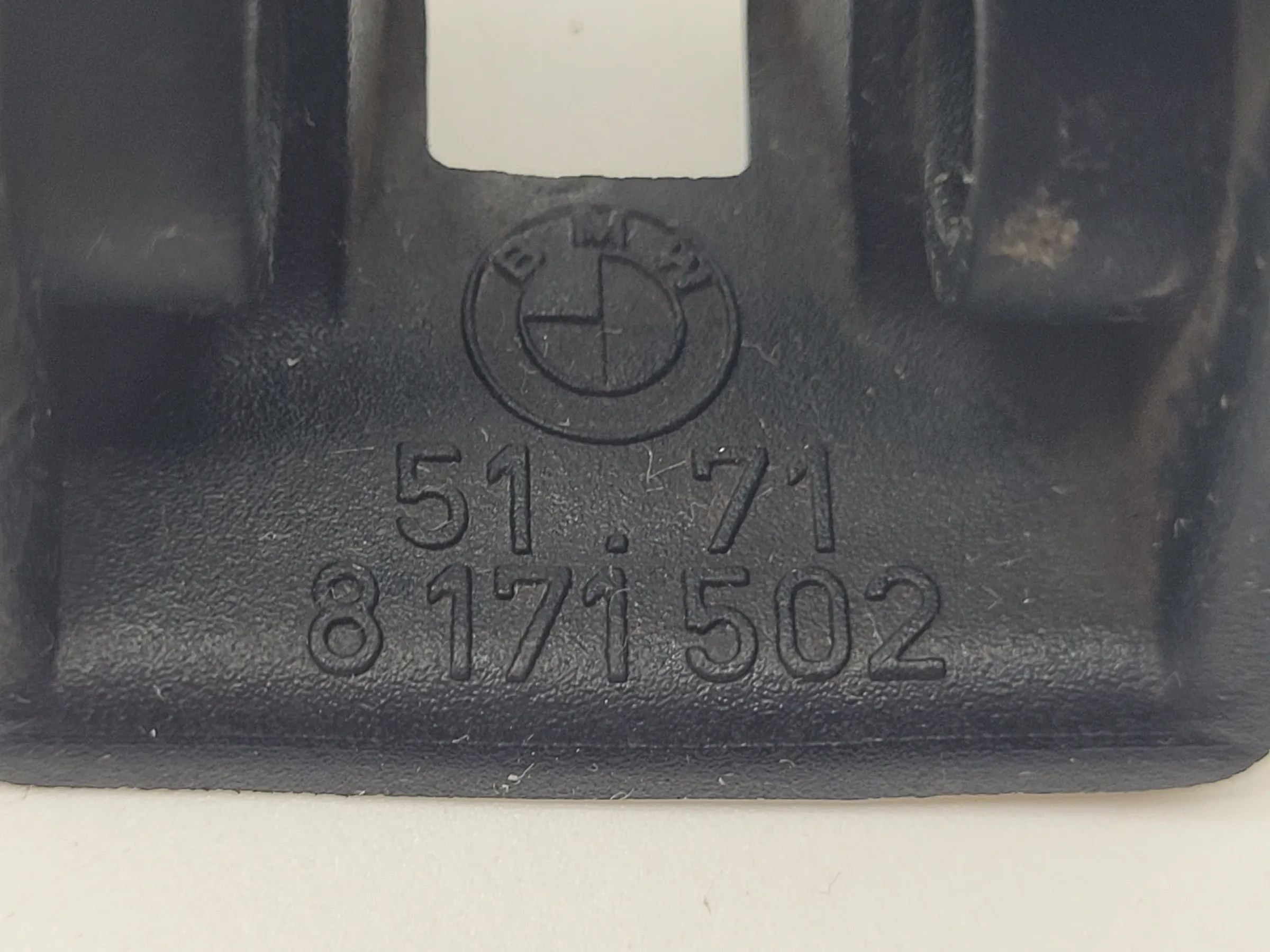 BMW 5er Touring E39 Dichtung Türfangband L/R 8171502 (Original)
