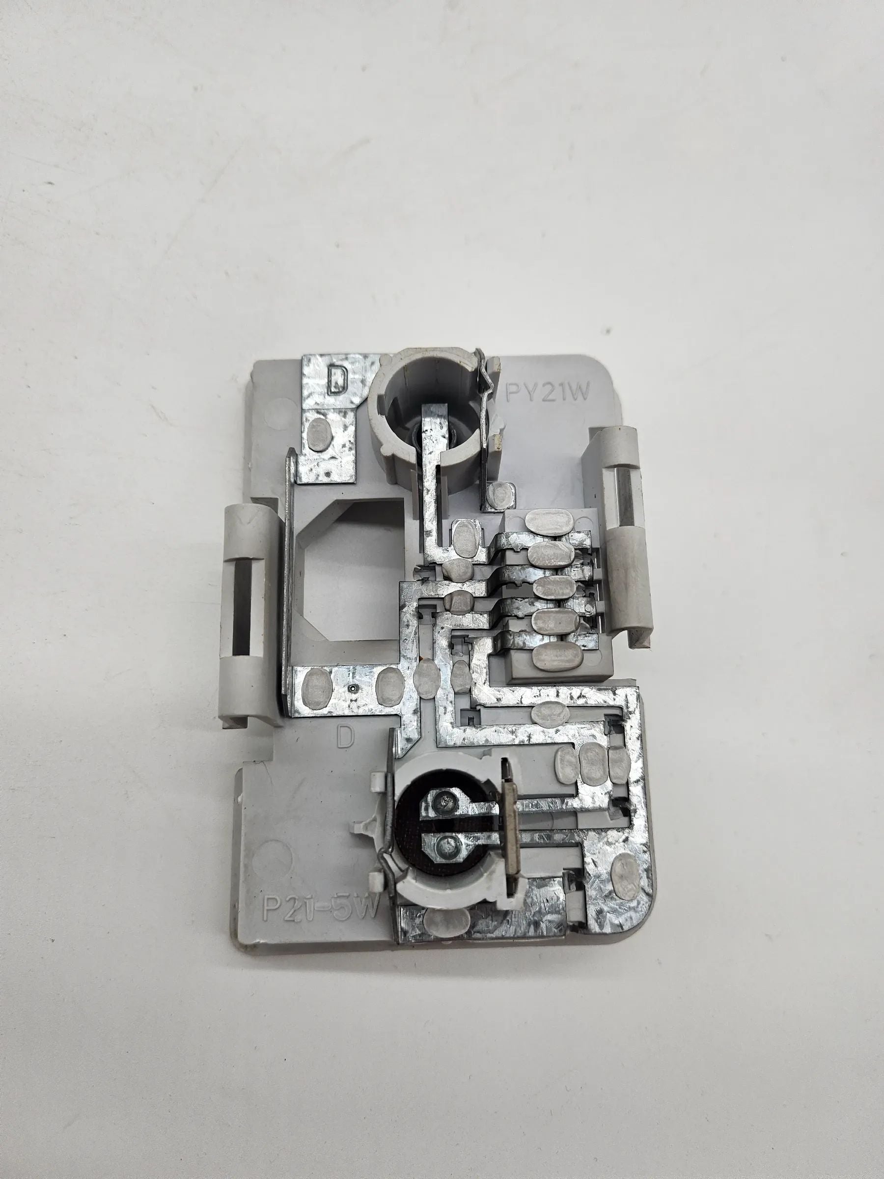 ซิเตรน Xantia ปี 95 ขายึดไฟท้ายขวา G 29.47 Axo 2947 PY21W P21-5W สภาพดี