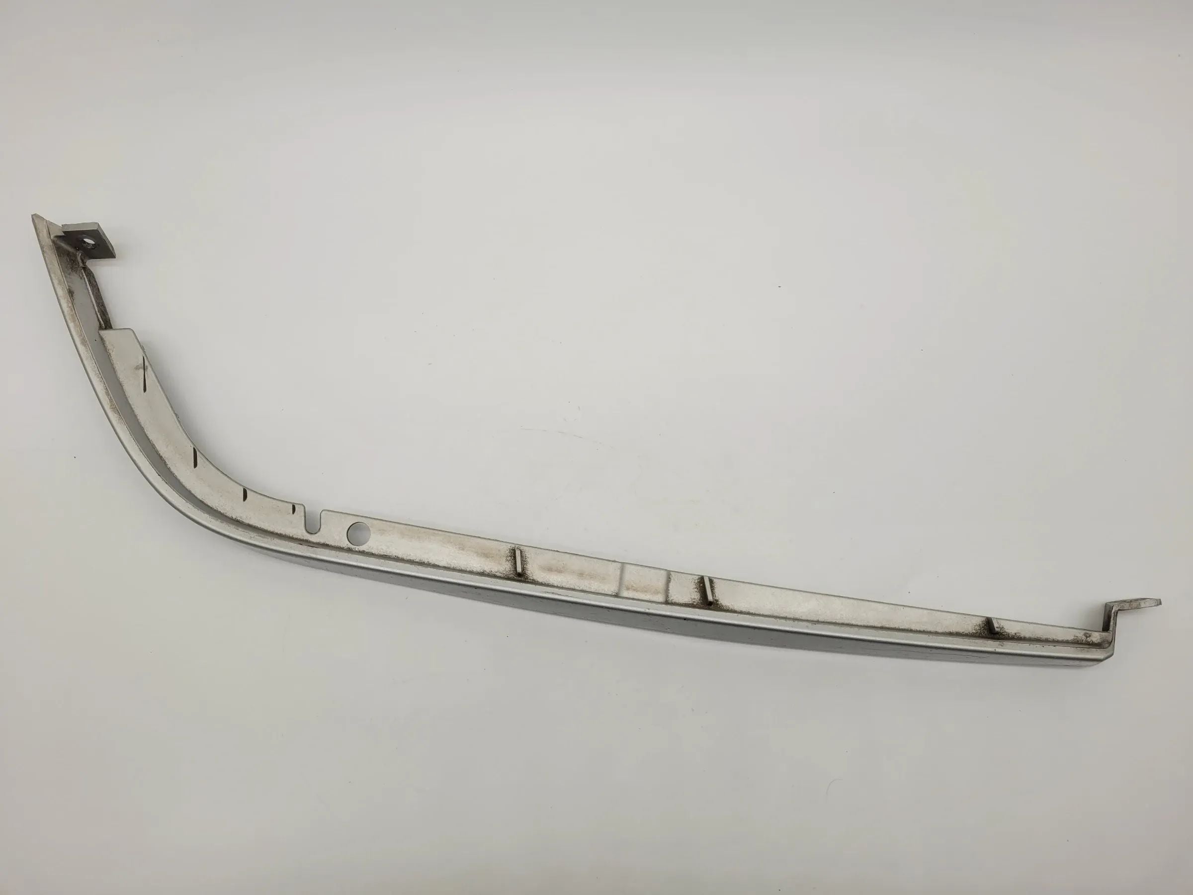 Original Mercedes-Benz C-Klasse (W202) Scheinwerfer Leiste/Blende R. A2028260877