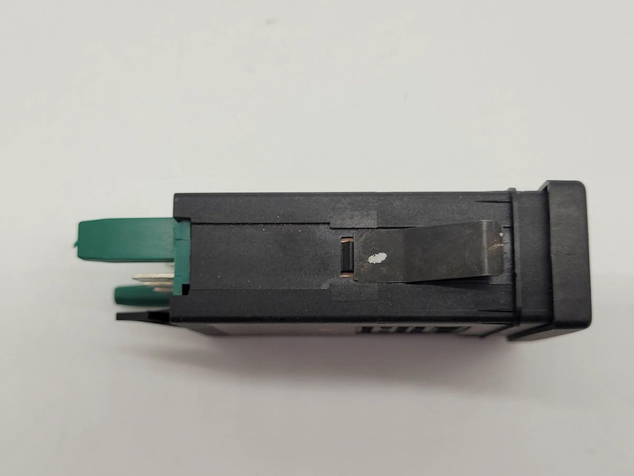 Original AUDI A4 (8D2/B5) Schalter Sitzheizung, 8D0963563