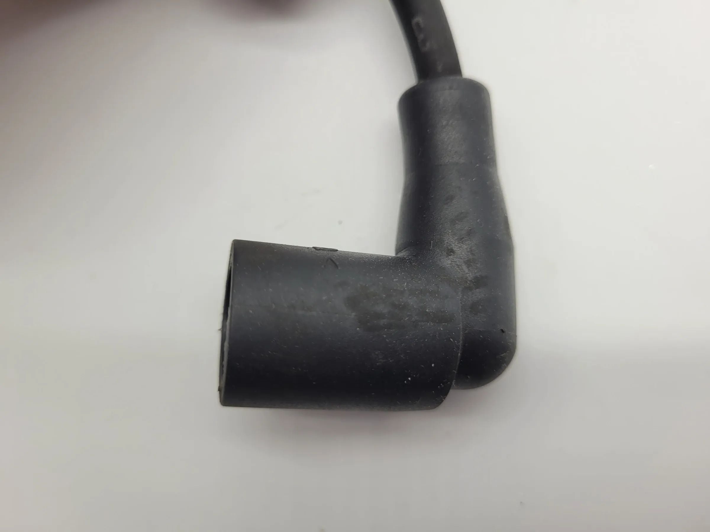 Original Audi A4/A6 VW Passat Zündkabel Zylinder 3 06A035255A / 13299/5