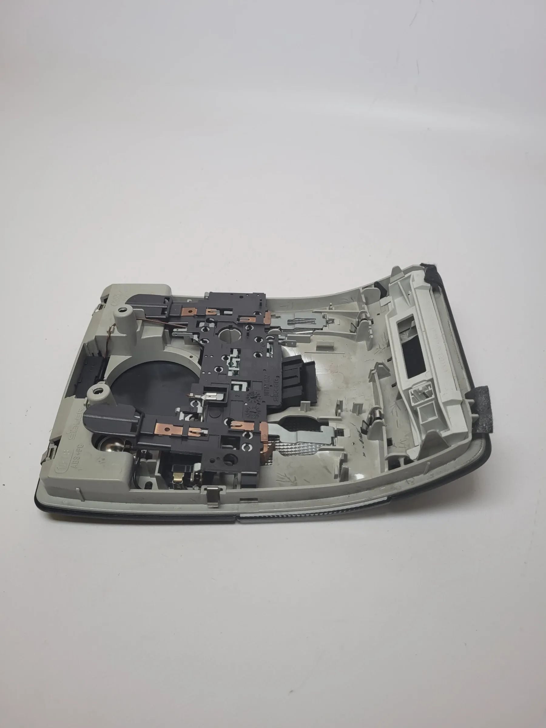 Original Audi A4 (8E/B6/B7) Innenraumleuchte 8E0947565