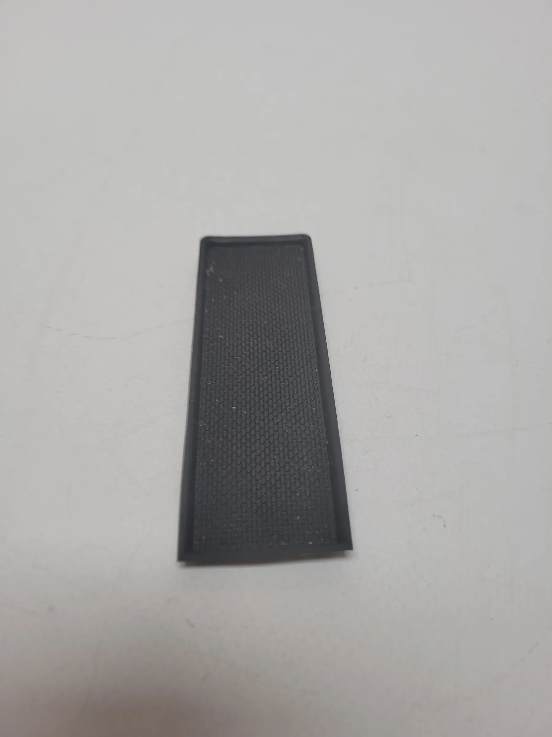 Original Audi A4 (8E/B6/B7) Gummimatte Münzfach 8p0863301