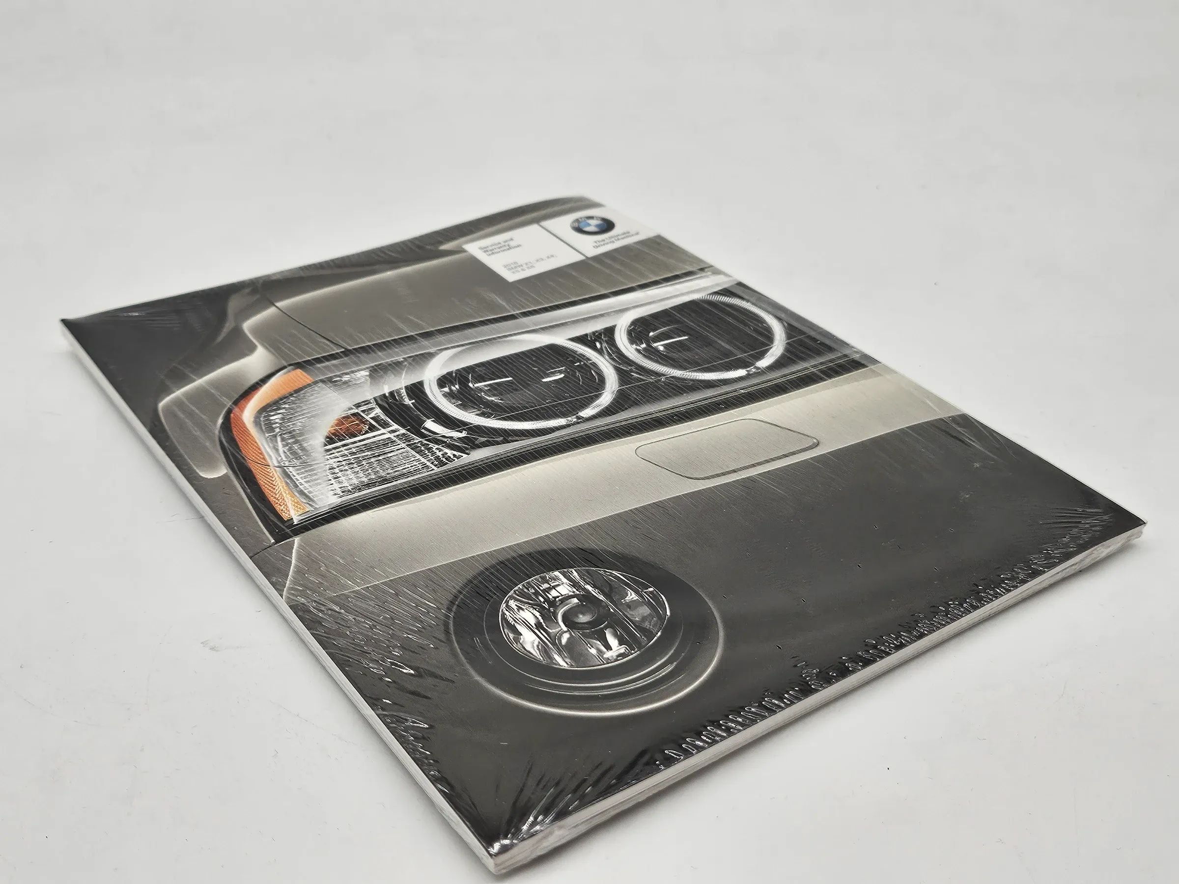 Original BMW X1 F48  2016 Service and warranty englisch US 01002409726