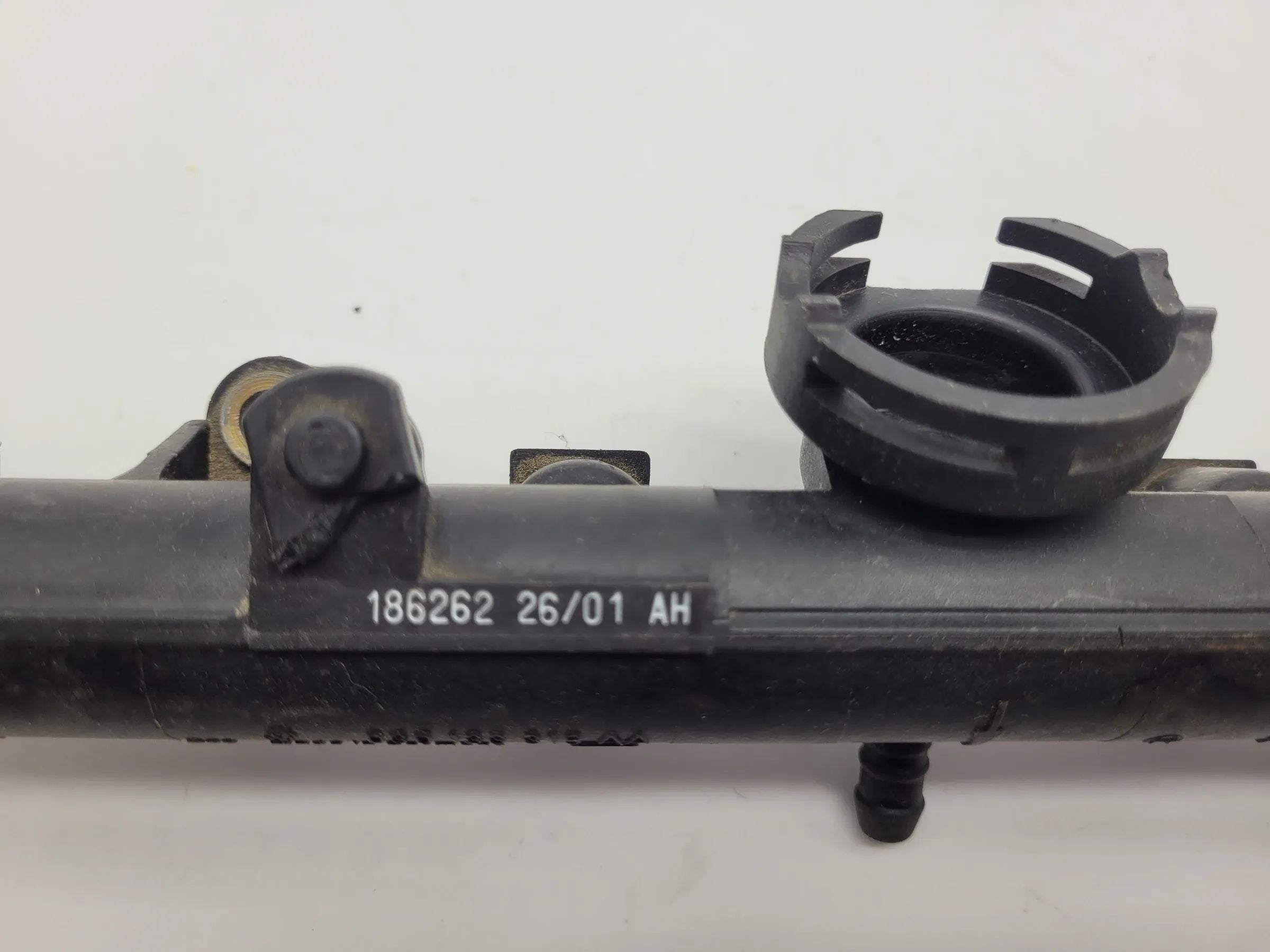 Original VW Polo (6N2) Einspritzleiste 2435170160