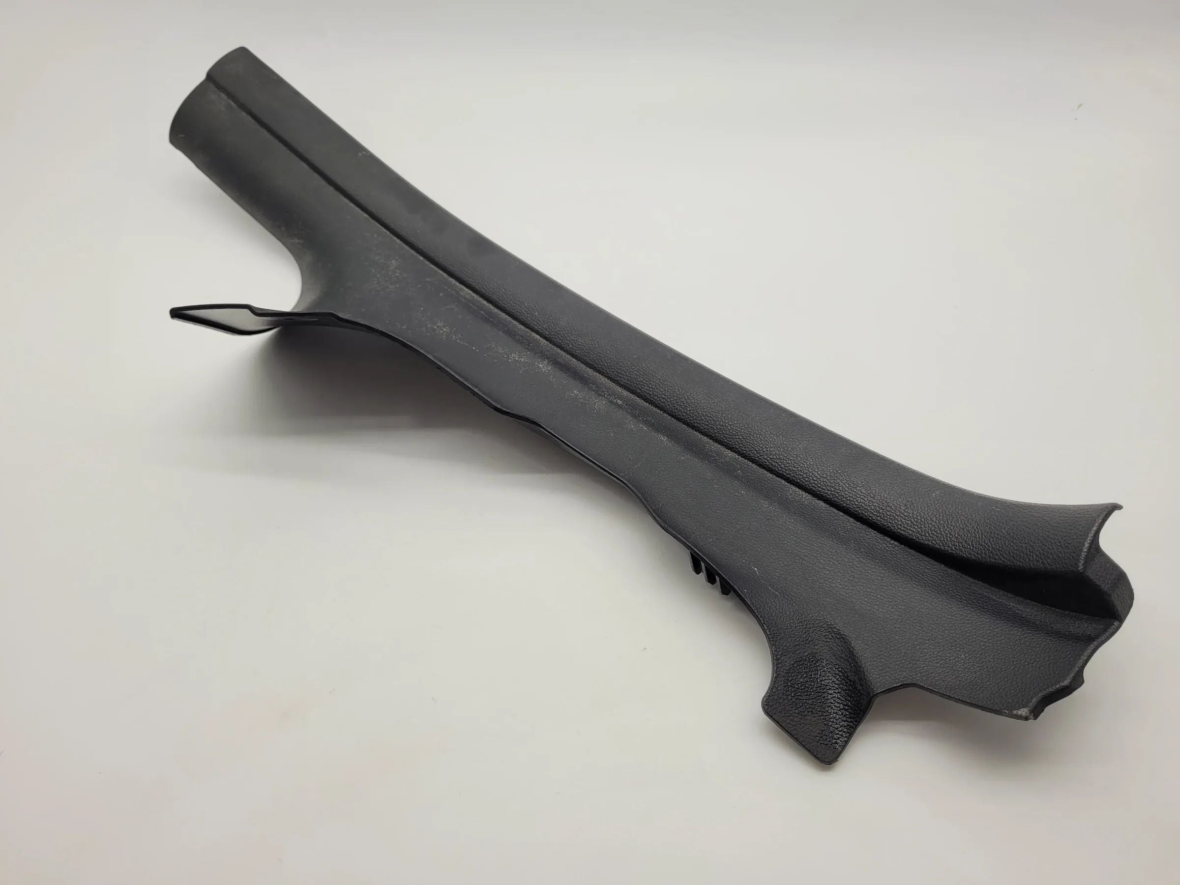 宝马 3系 E90/E91 右侧脚部迎宾饰板 51.43-7 066 992 原厂件