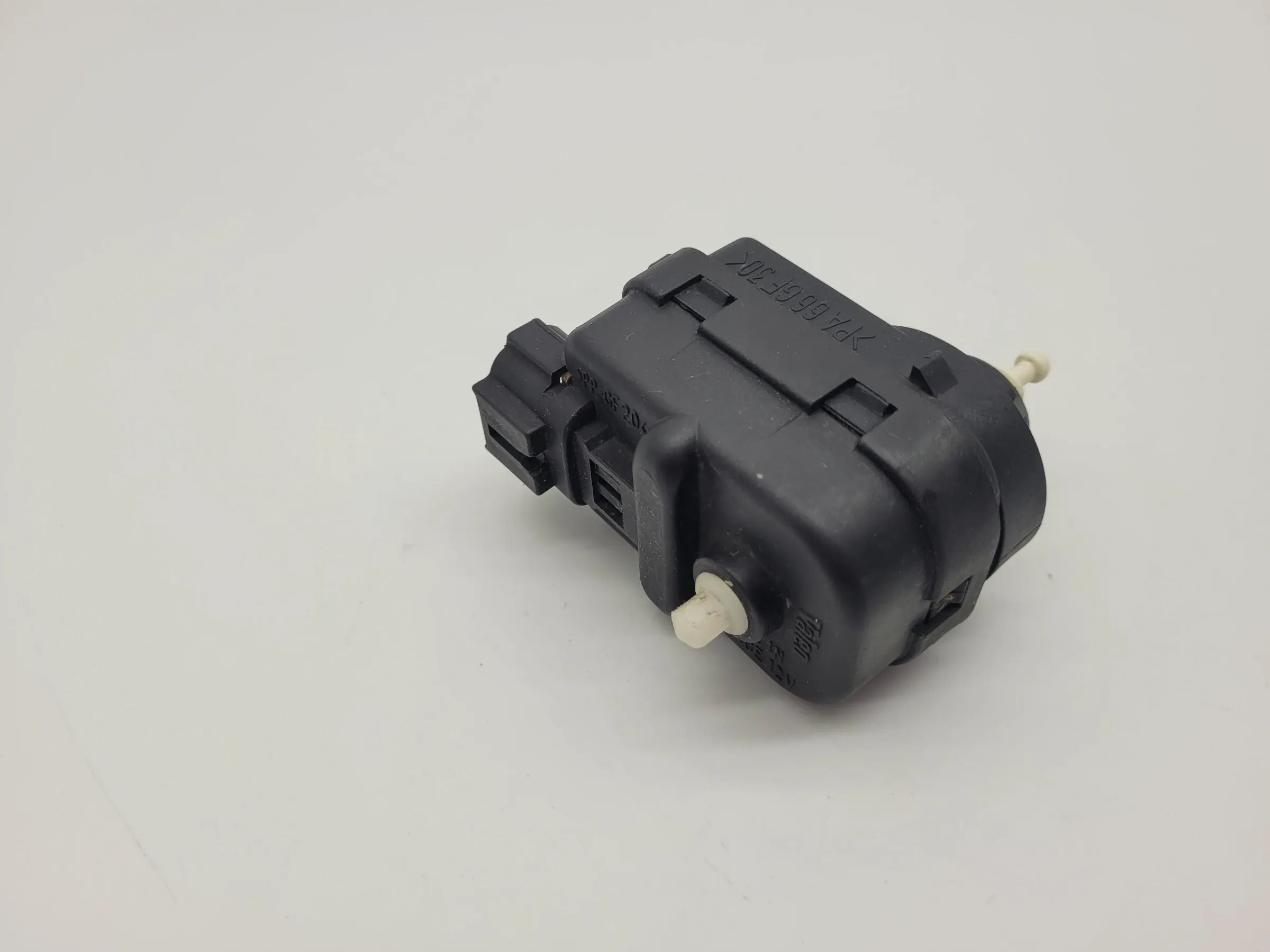 Original Nissan Micra II 2 (K11) Stellmotor LWR Scheinwerfer L/R