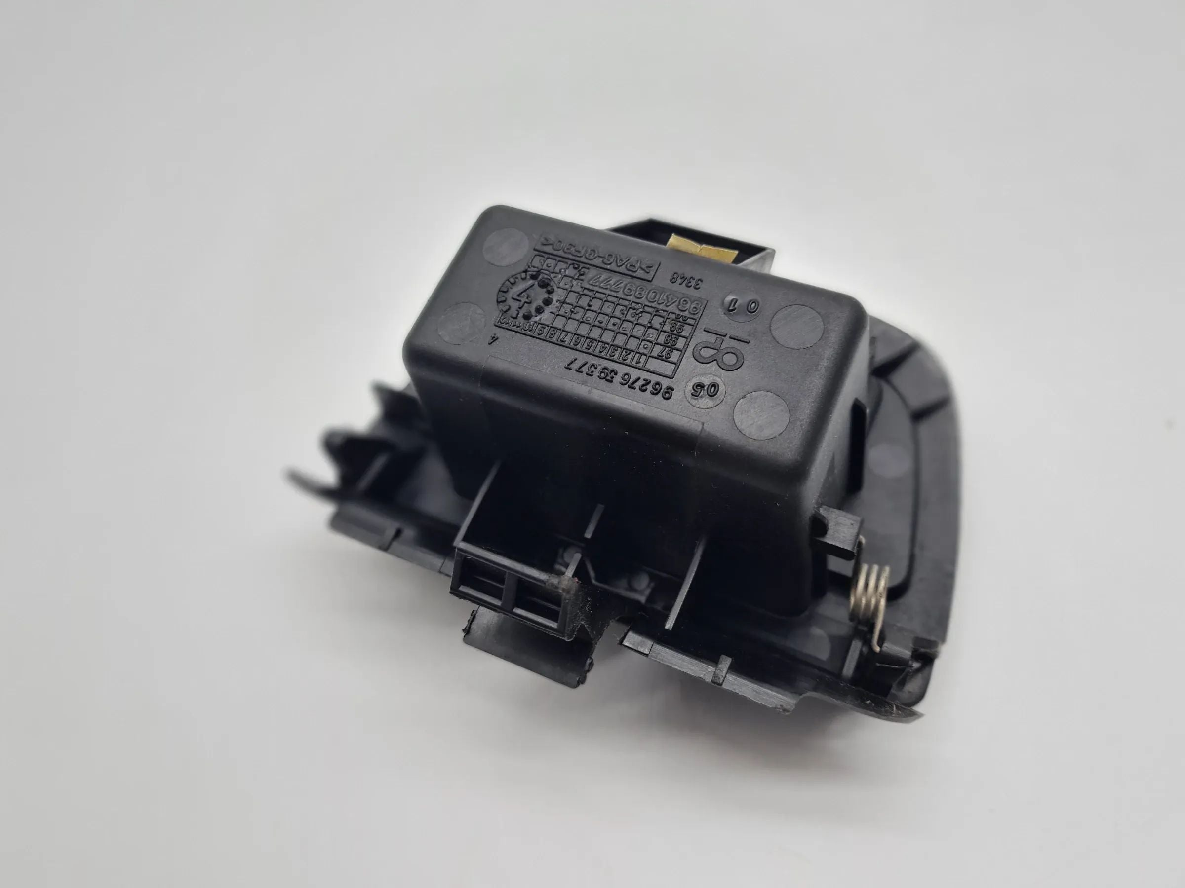 Original Peugeot 206 CC (2D) Aschenbecher Vorne 9627639377