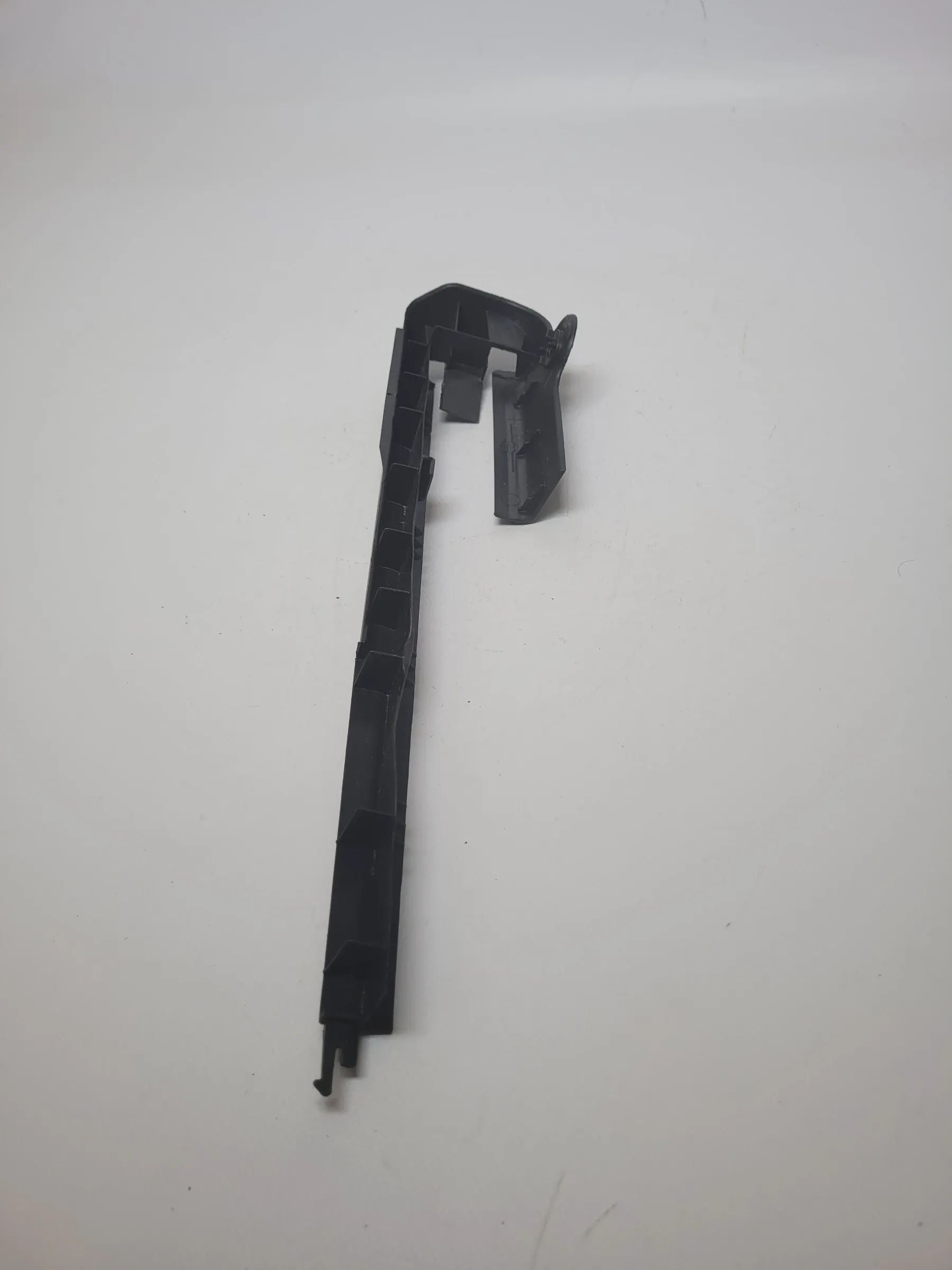 Original Audi A4 (8E/B6/B7) Verkleidung Sitz-Führungsschiene 8e0881478b