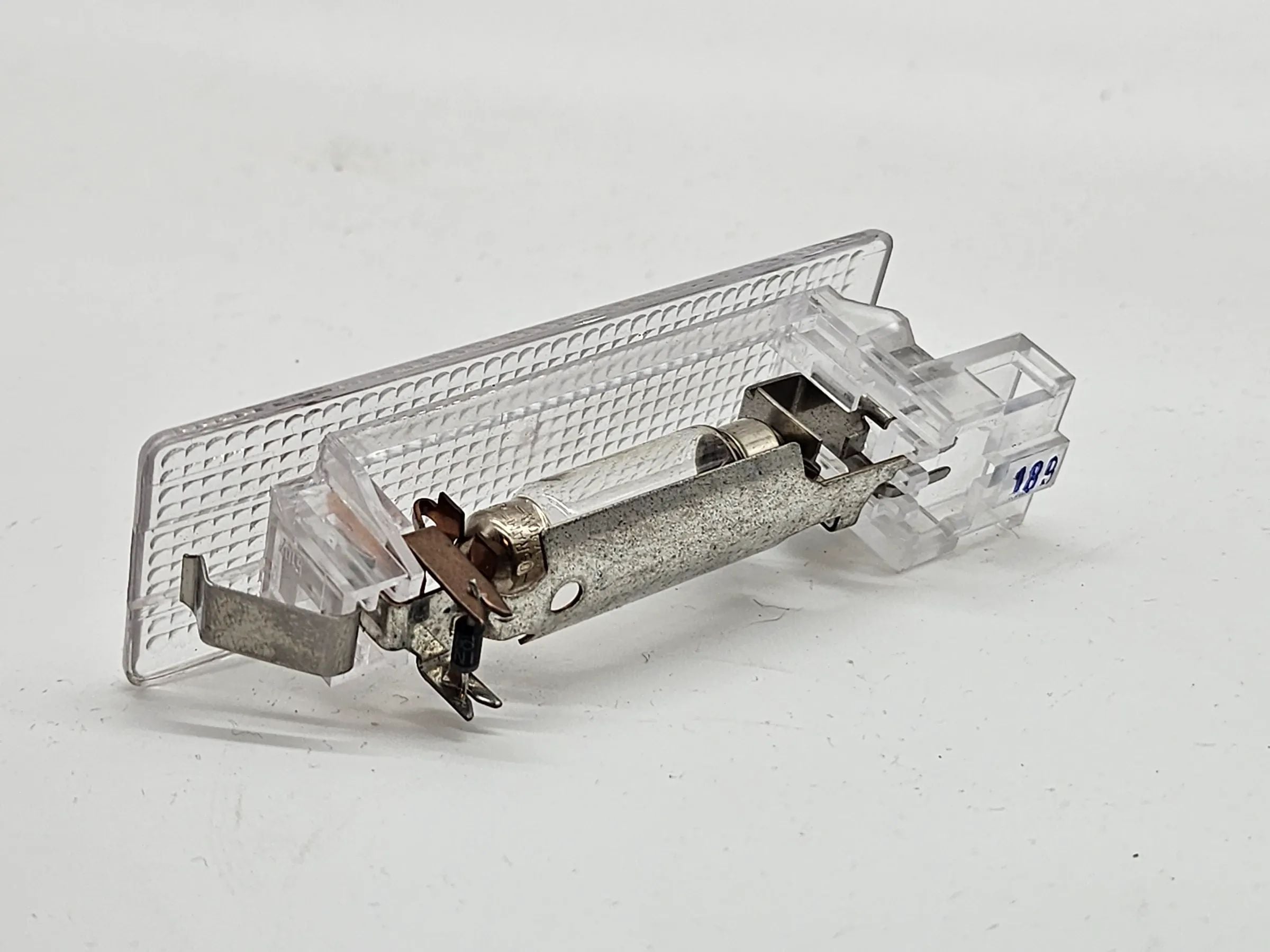 original VW Innenraumleuchte Kofferraumleuchte 7L6947101