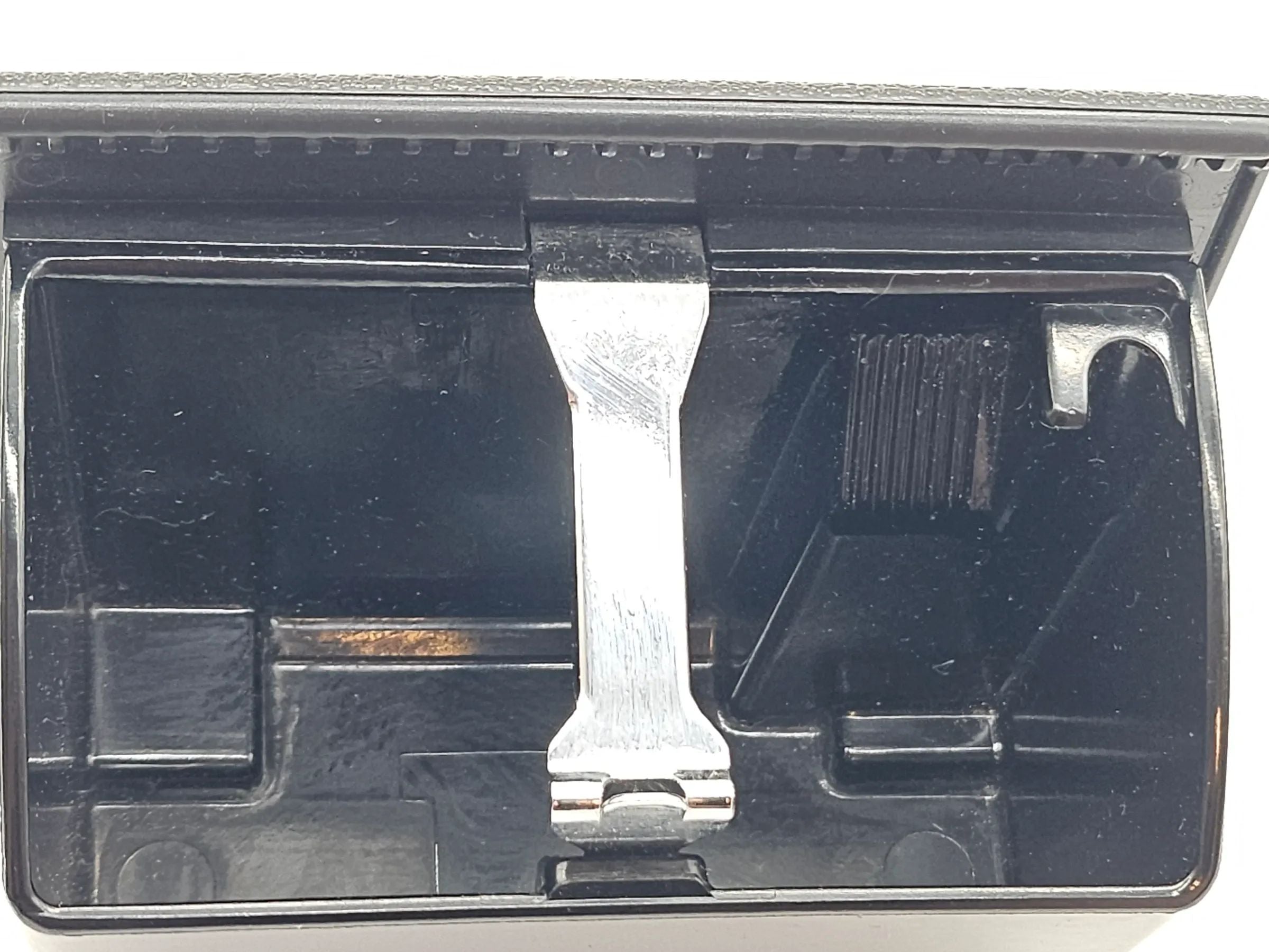 Original MERCEDES C-KLASSE COUPE CL 203 Aschenbecher hinten  2038100330