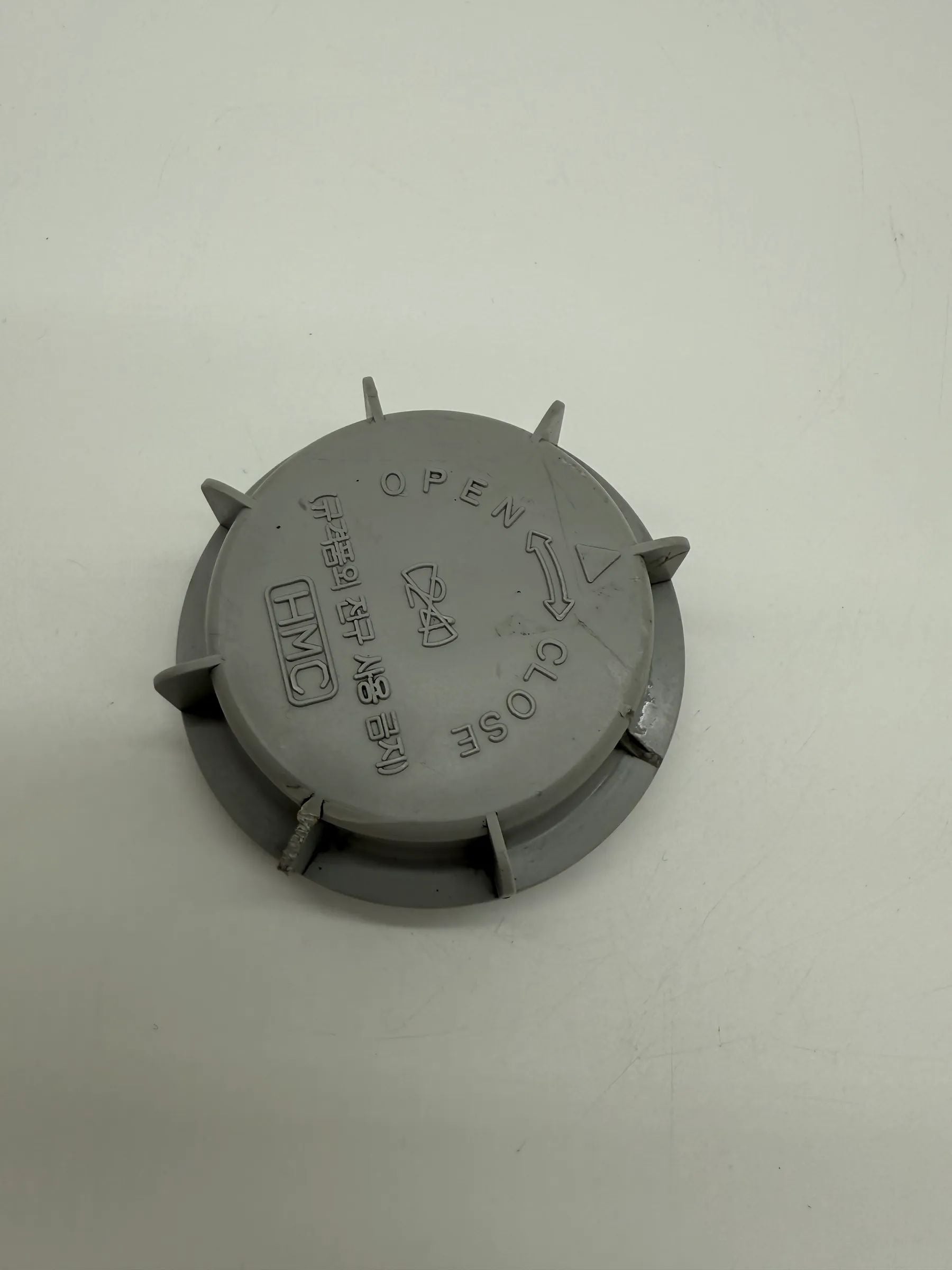 Tampa do Farol para KIA CARNIVAL II 2.9 CRDI 2001 - auto-veritas