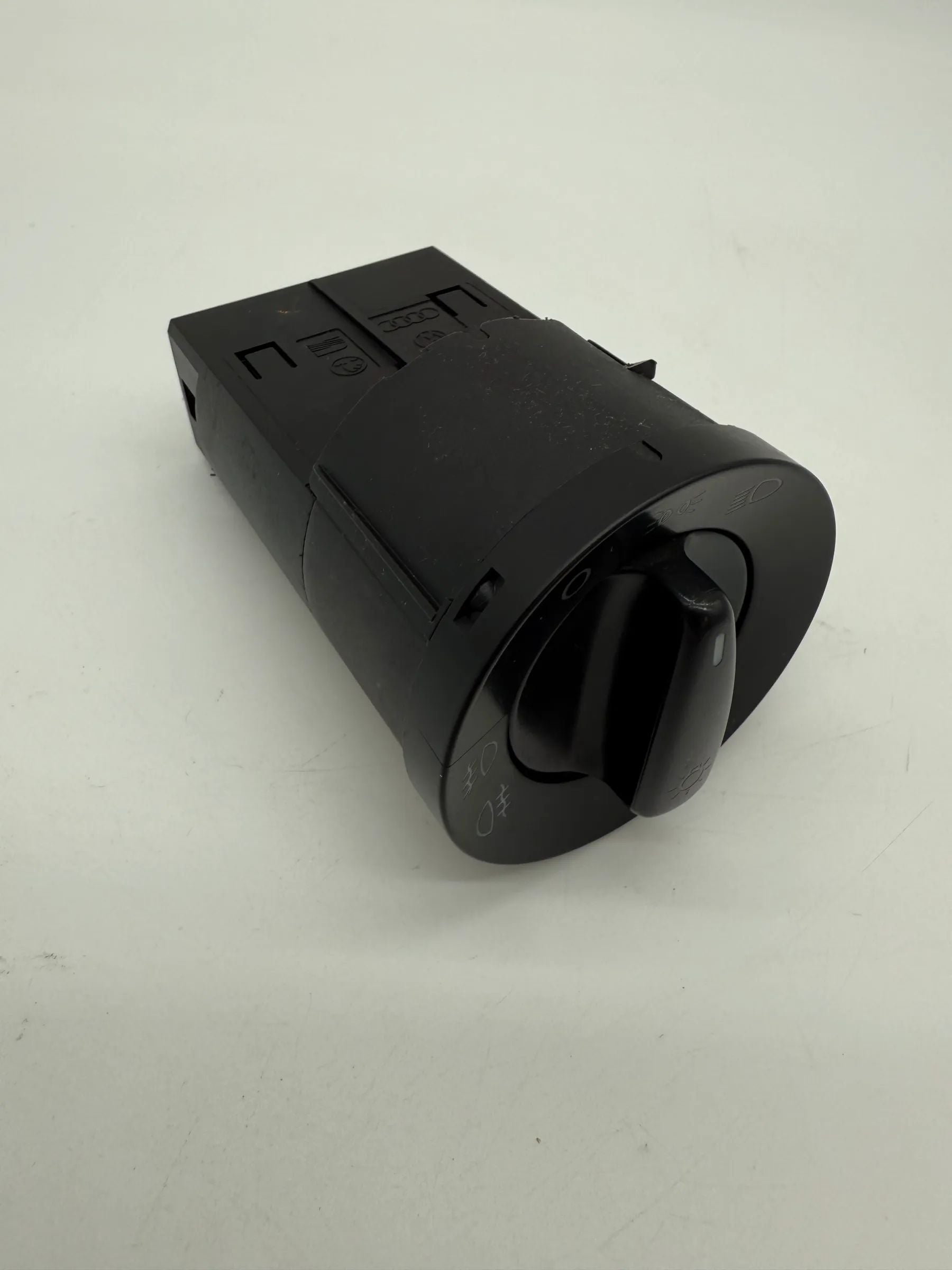 VW Golf 1.9 SDI 1 J Przełącznik świateł TC41C0941531A 39556