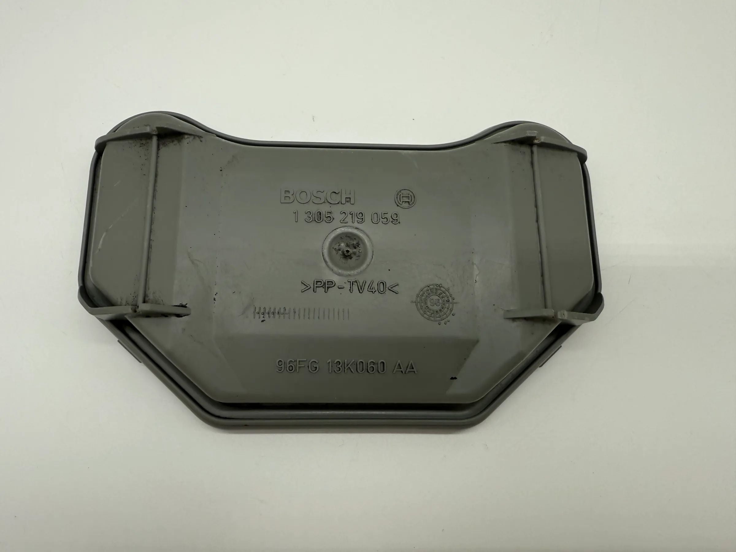 Tampa Original Farol Direito/Esquerdo Ford Fiesta 1305219059