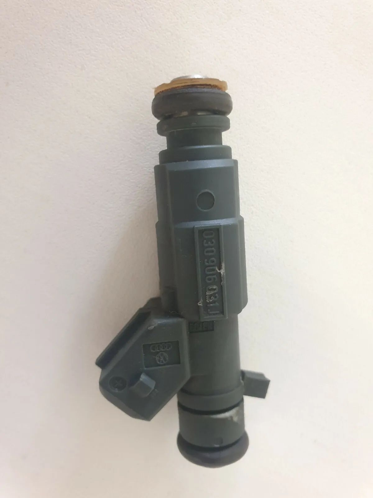 Injecteur d'origine Polo Lupo Arosa 1,4l MPI AUD 44Kw 60Ps 030906031J