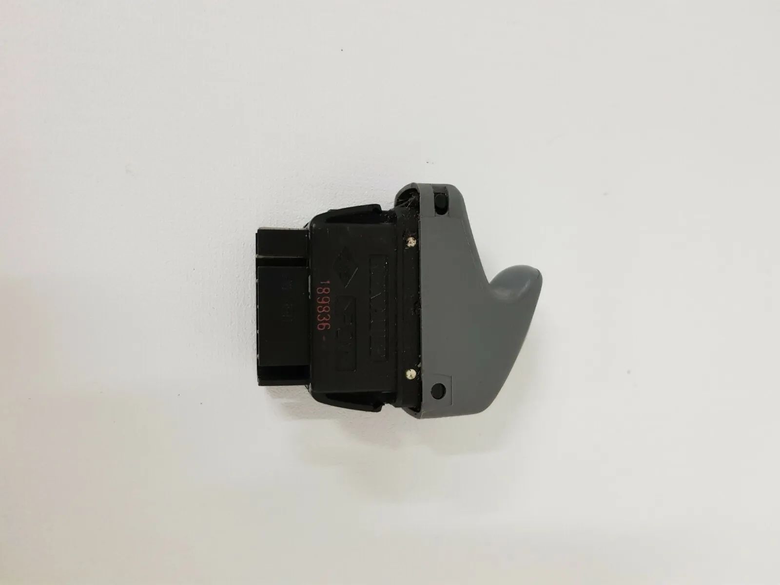 original Renault Twingo C06 Bj.02-06-switch window regulator 6-pin 189836 