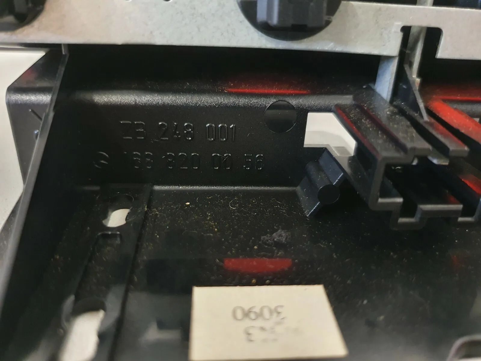 Mercedes-Benz A140 W168 ไฟเบรกเสริม 3. Bremsleuchte 1688200056 อะไหล่แท้