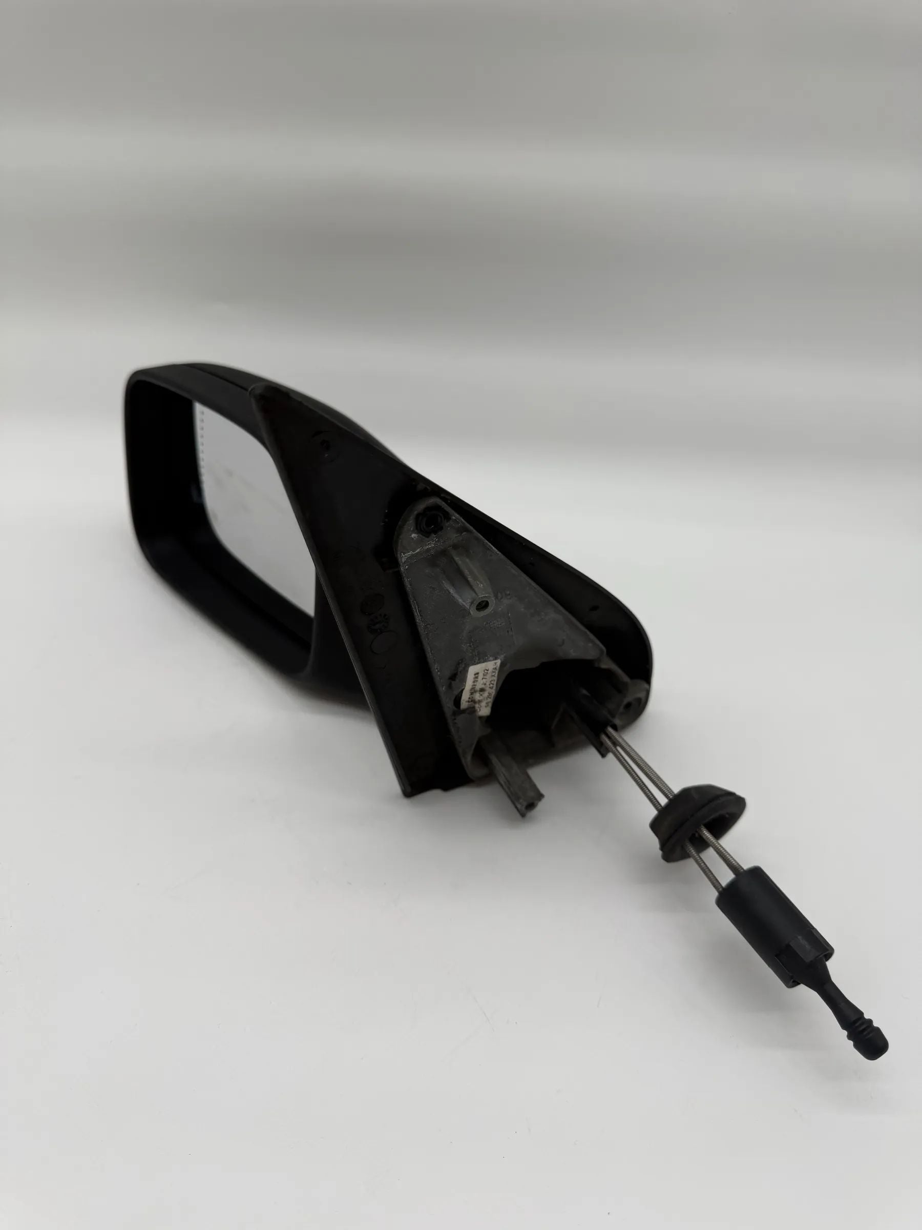 PEUGEOT 106 exterior mirror left manual, black cp2635000