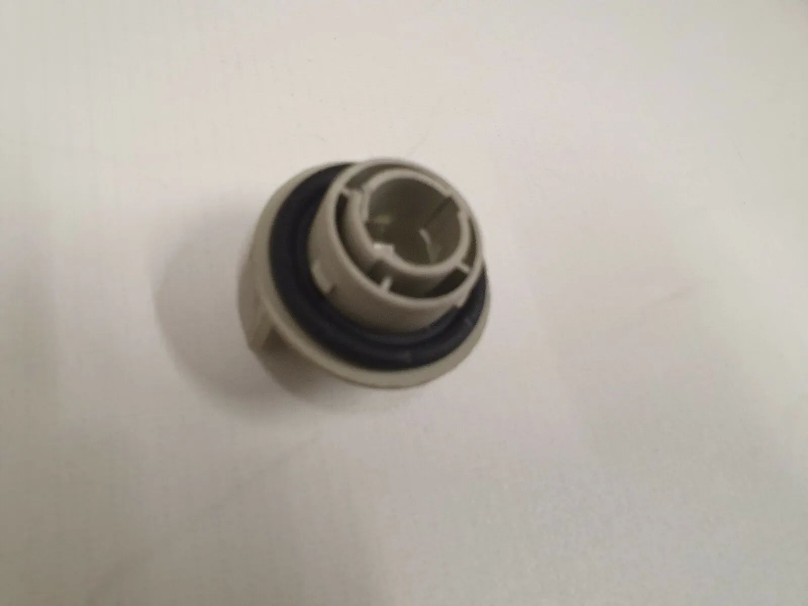 Ford Puma EC Lampenfassung Heckleuchte 89FG13K370AA  Rückleuchte rechts   K15