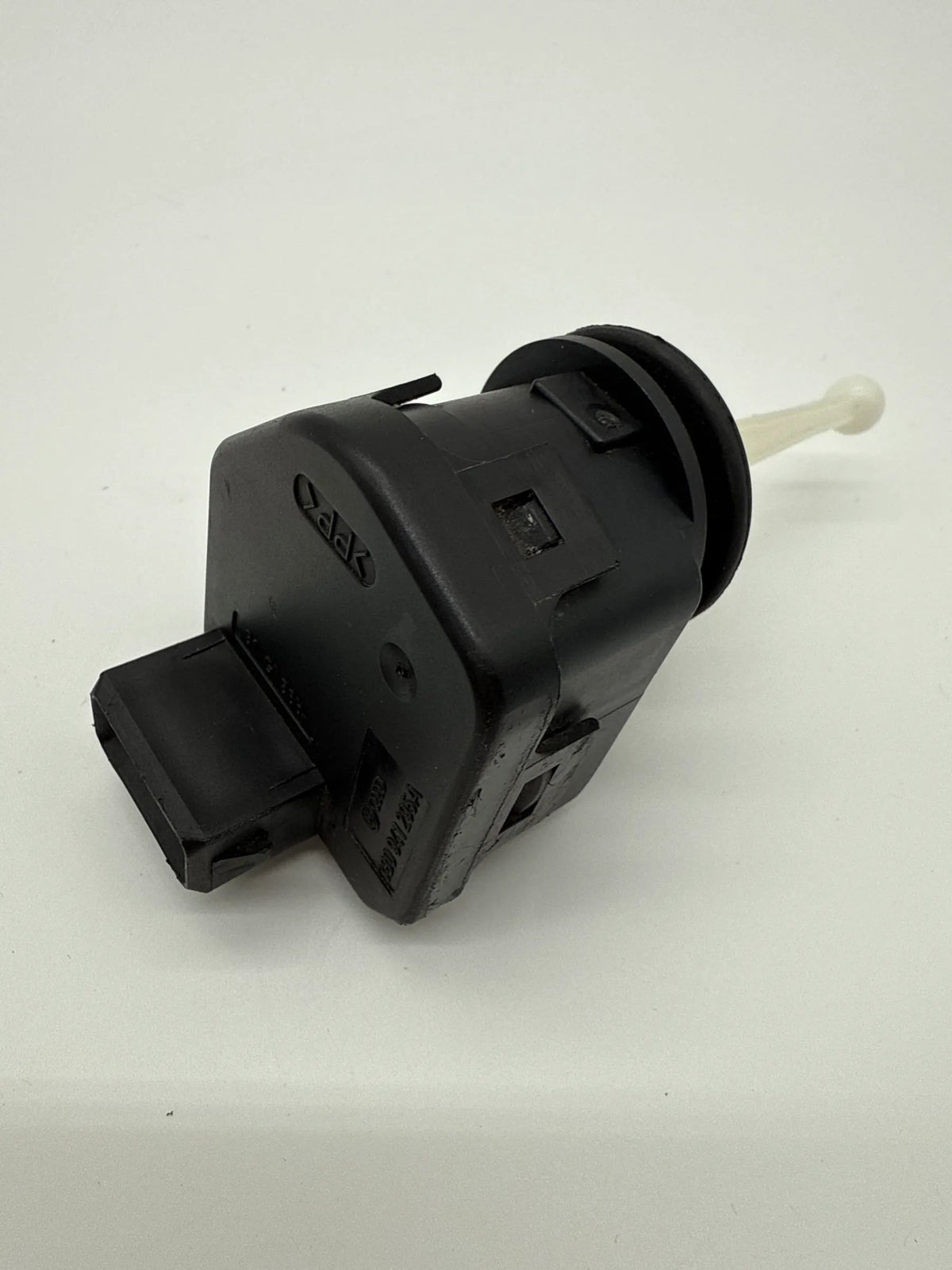 Headlight range control actuator LWR 3B0941295A VW Passat 3B 