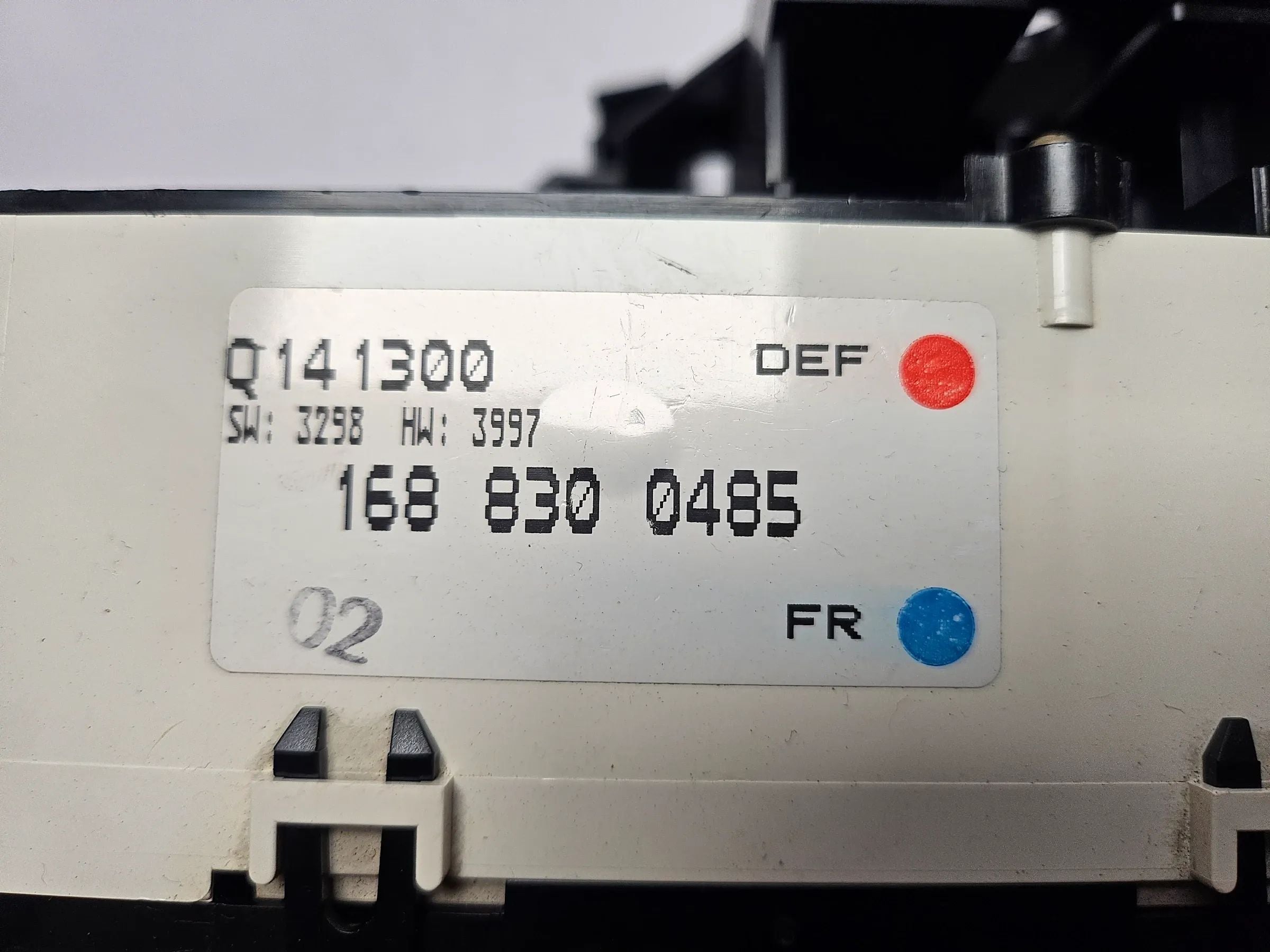 อะไหล่แท้ Mercedes A Klasse W168 แผงควบคุมเครื่องปรับอากาศและฮีตเตอร์ 1688300485