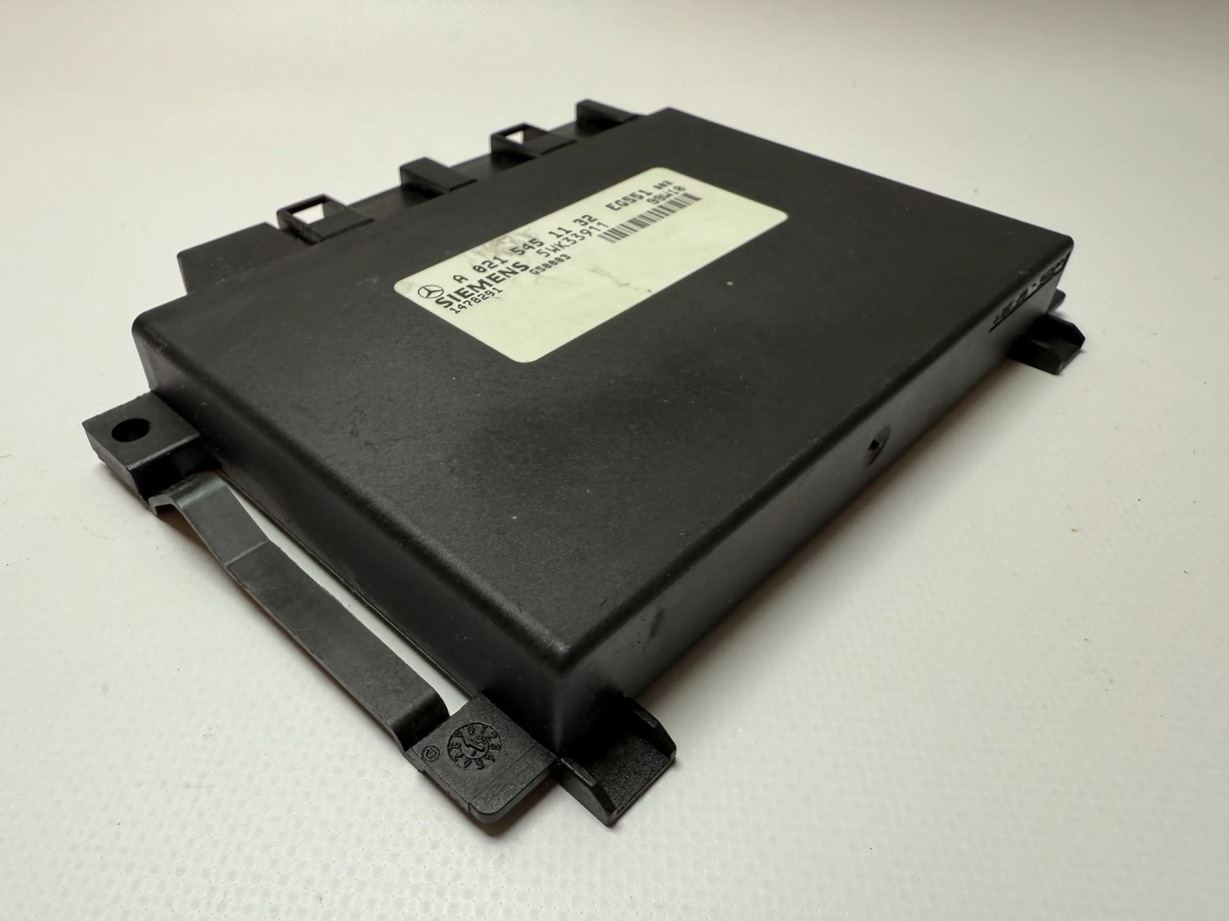 Original Mercedes Benz E-Klasse 220 D Centralita Motor A0215451132 / 5WK33911