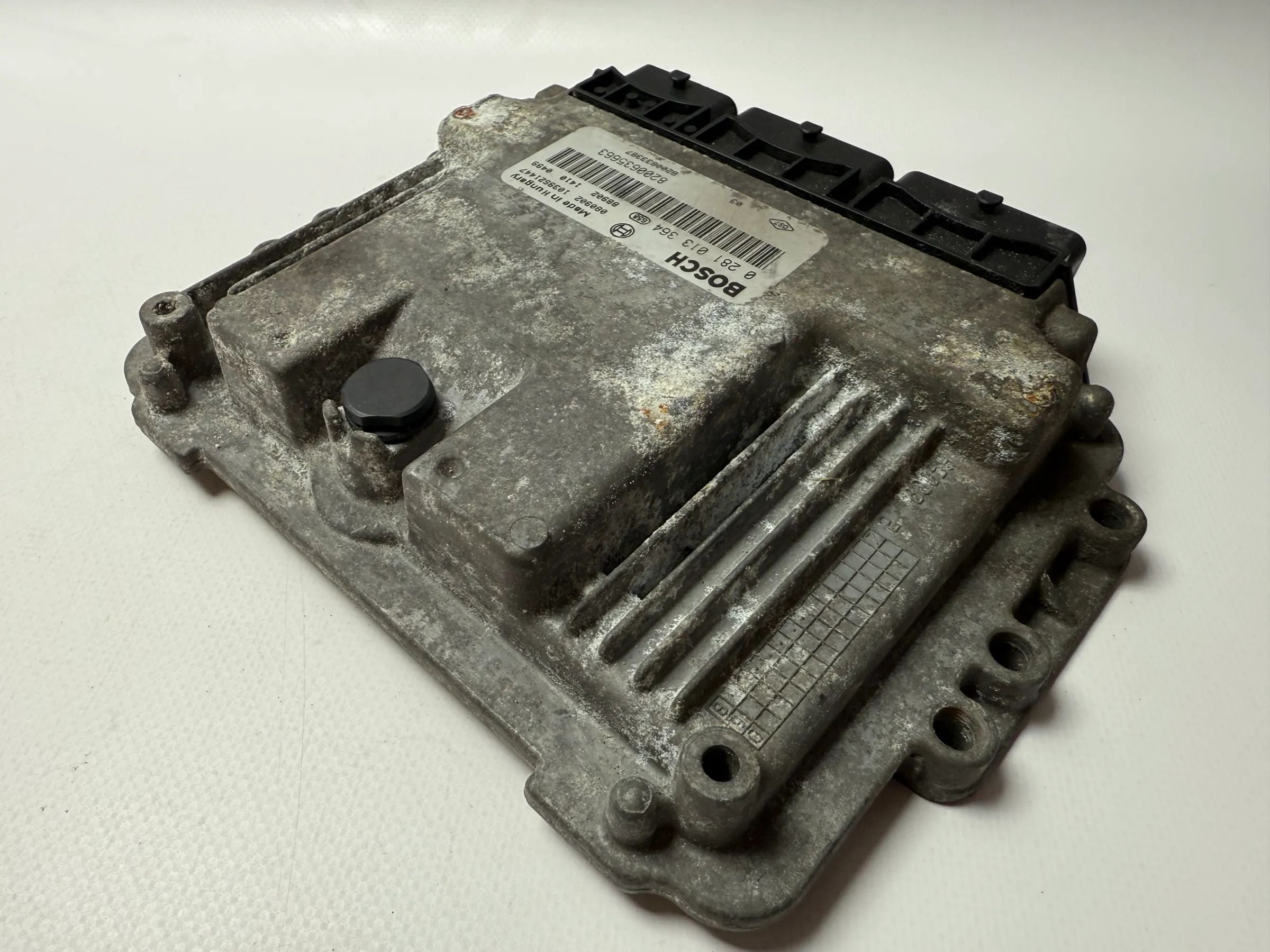 Original Renault Master / Trafic Engine Control Unit ECU 8200635663 / 0281013364 