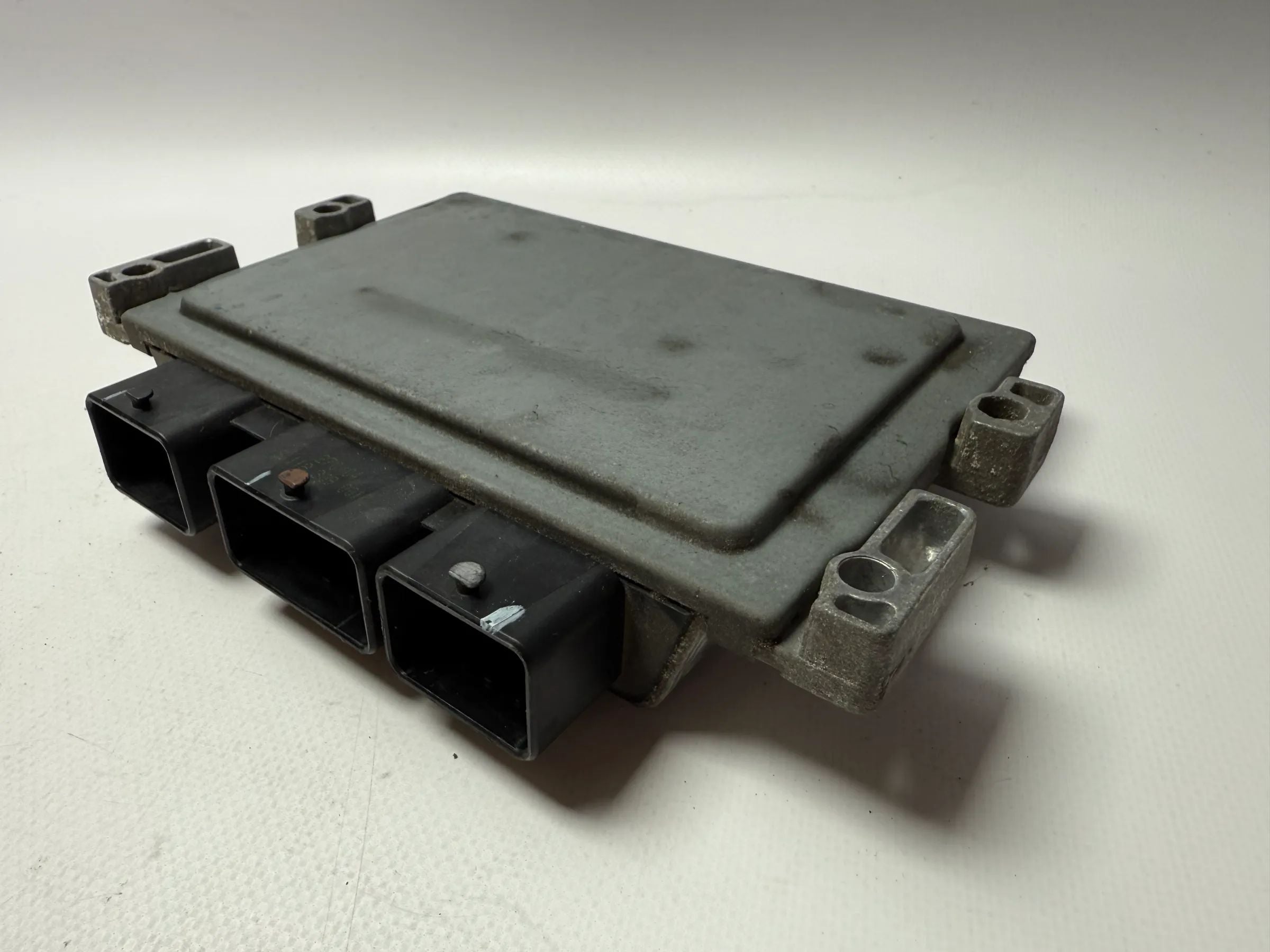 Original Renault Kangoo 1.2 Engine Control Unit ECU 8200415633 / S120201212B 