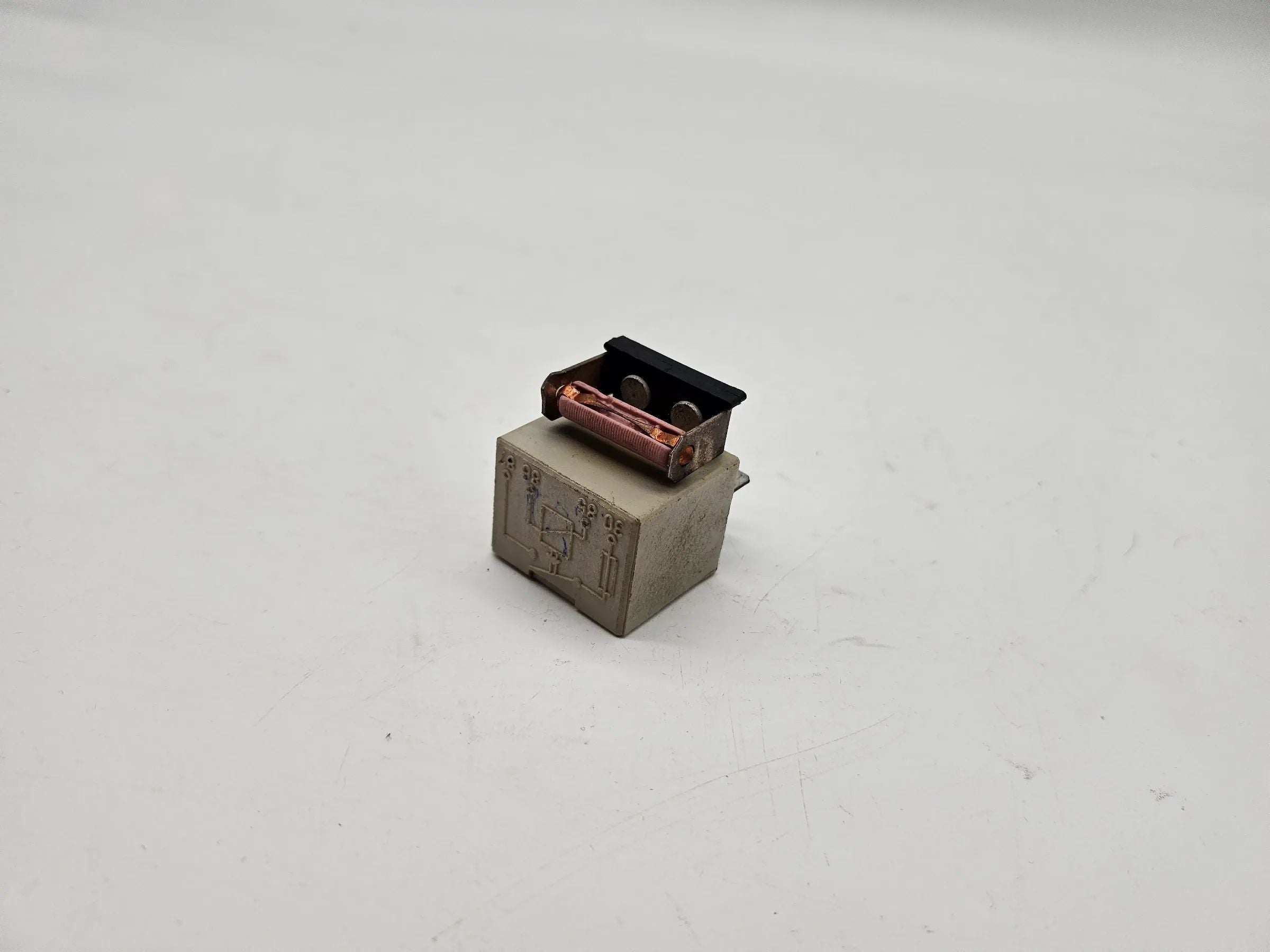 Original Relay Vintage Opel Porsche VW 3/77 74504 12V 16A 