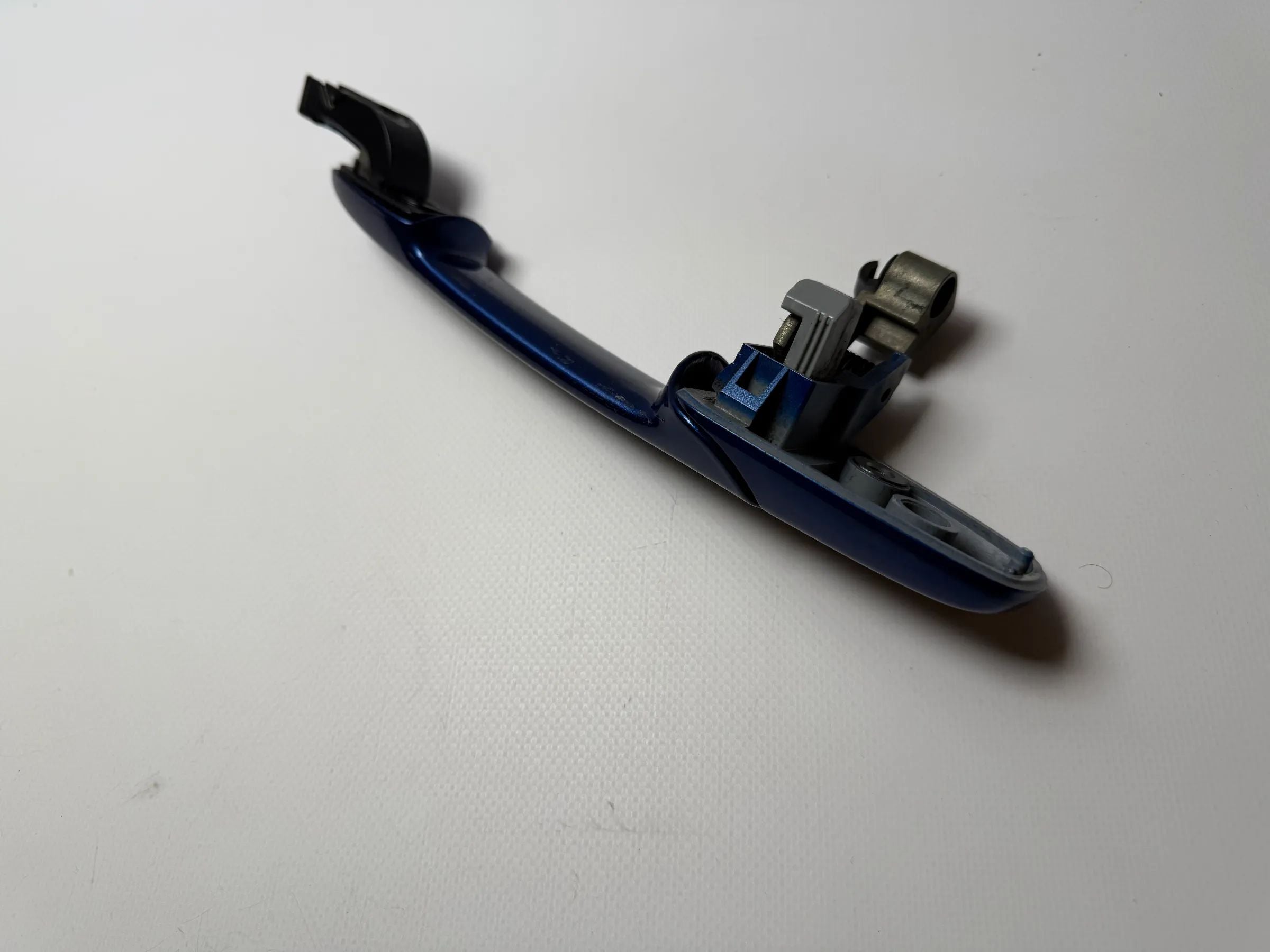 純正 マツダ 6 GJ6L ドアハンドル 右前 青