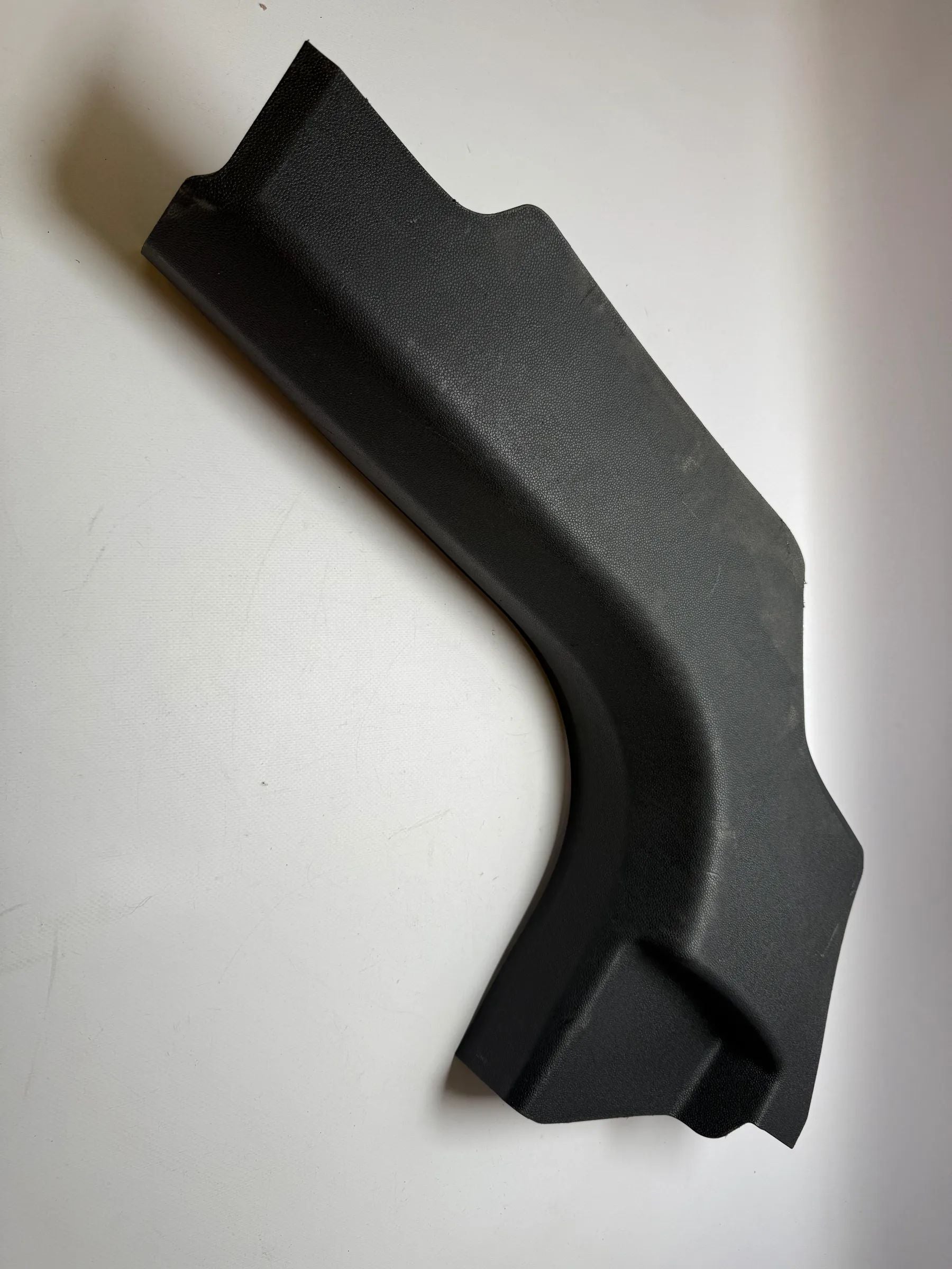 Оригинальная накладка порога правая OPEL Zafira B 1.9 D 13129335 - auto-veritas.com/ru