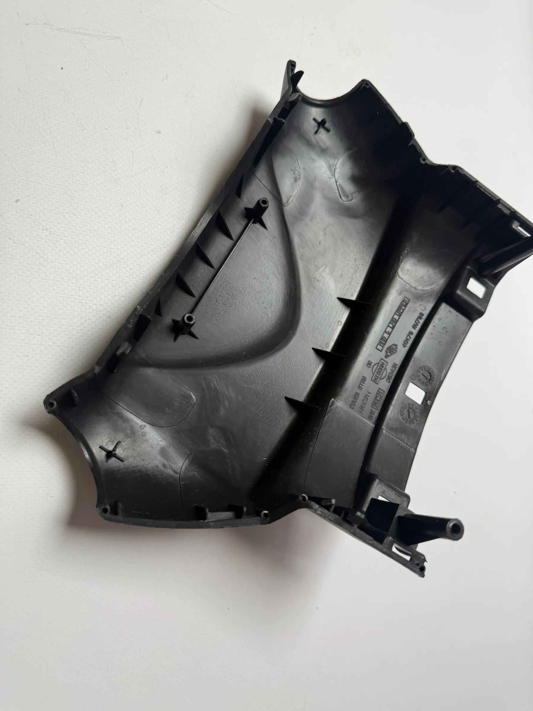 Оригинальная облицовка верхней части рулевой колонки Nissan Primera P12 48470AV700