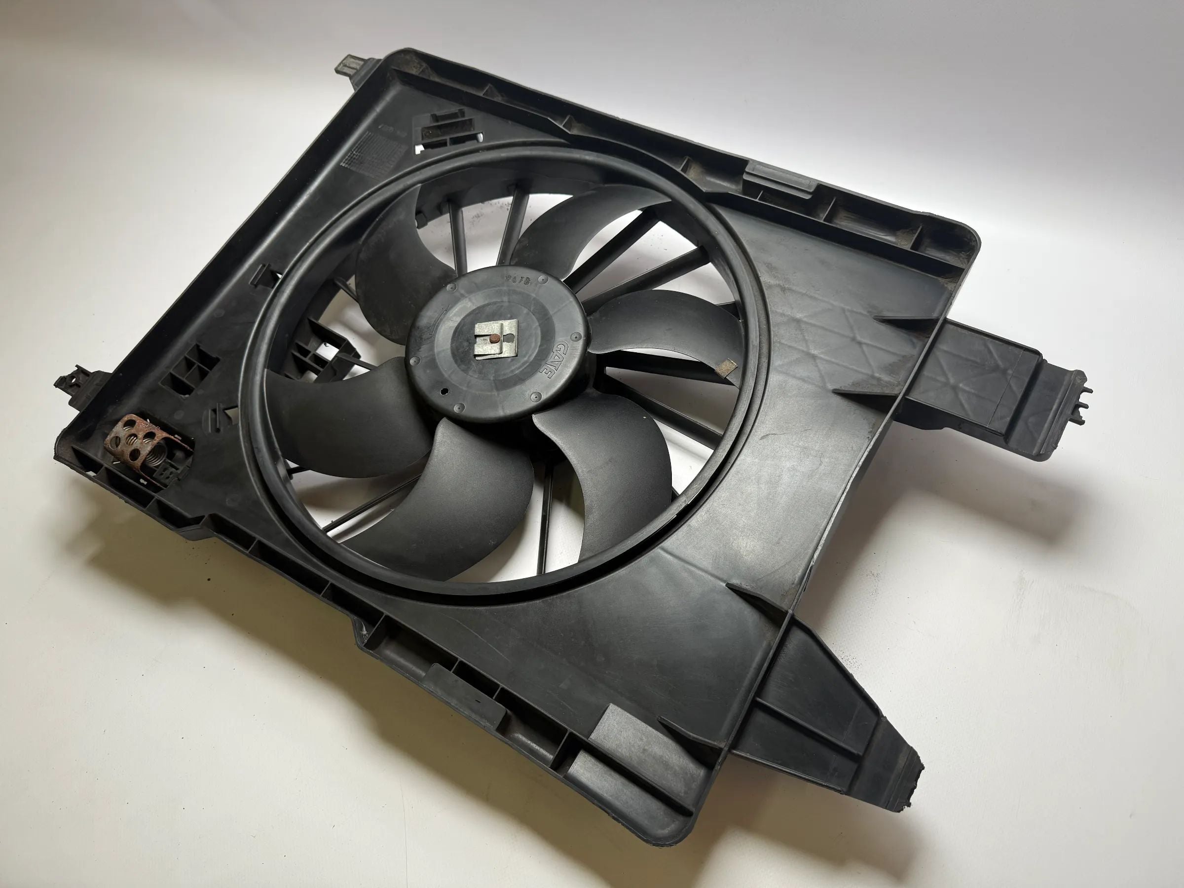 Оригинальный Вентилятор Радиатора RENAULT SCÉNIC II (JM0/1_) 2004 Электрический 8200151165