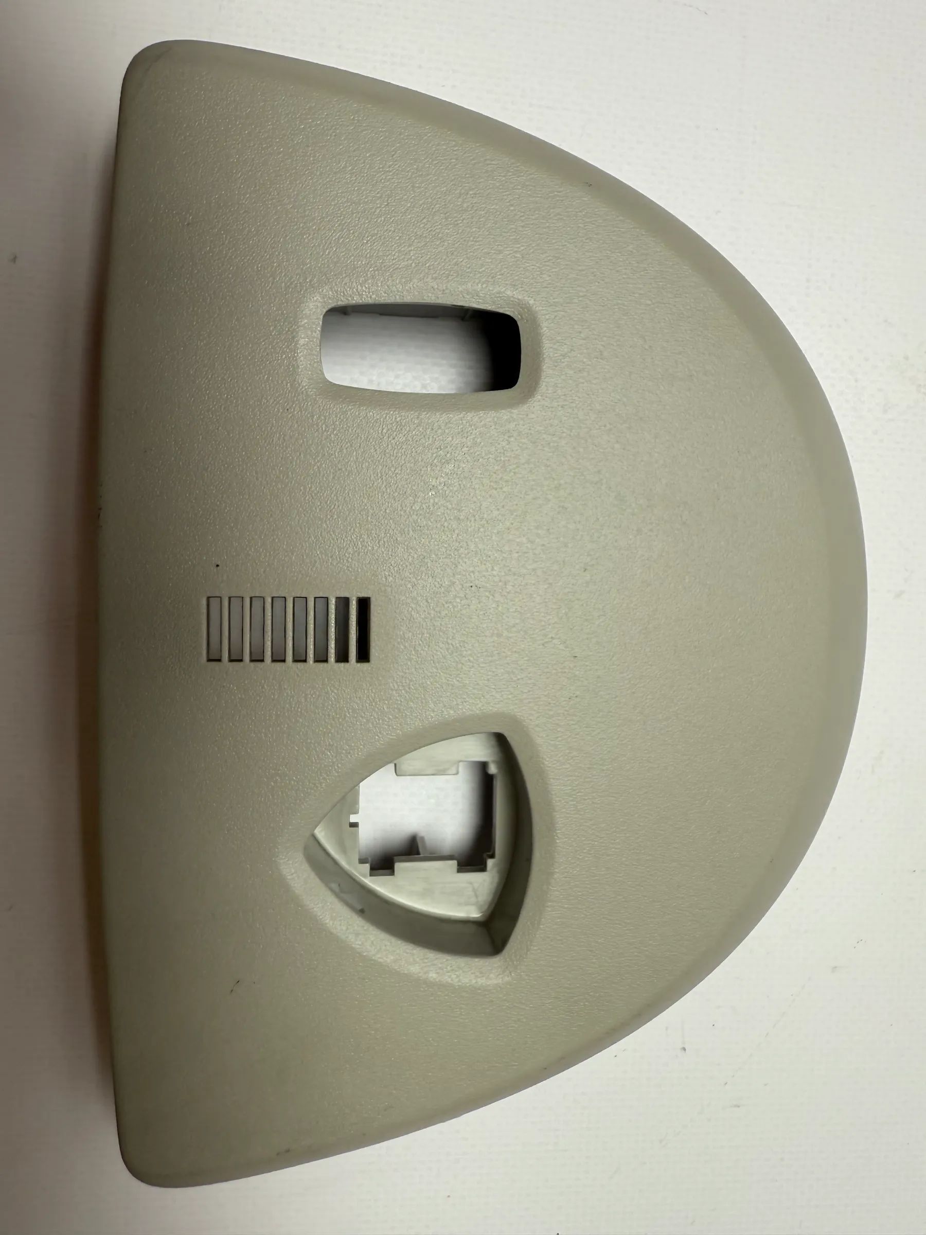 Оригинальная накладка переключателя аварийной сигнализации RENAULT ESPACE IV 156013590 / 156012680