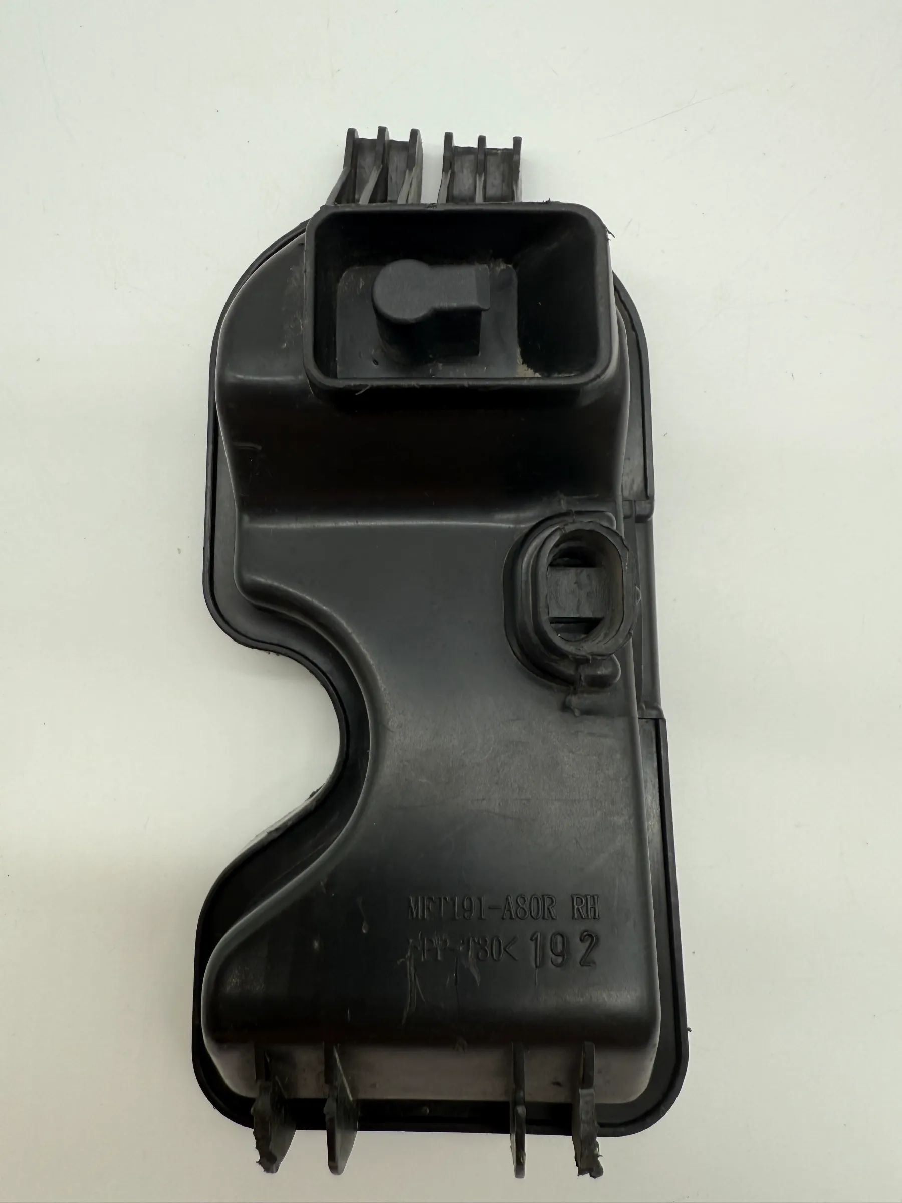 フィアットプント MFT191A80L 純正 ヘッドライトバルブ防塵カバー UK2057009-62