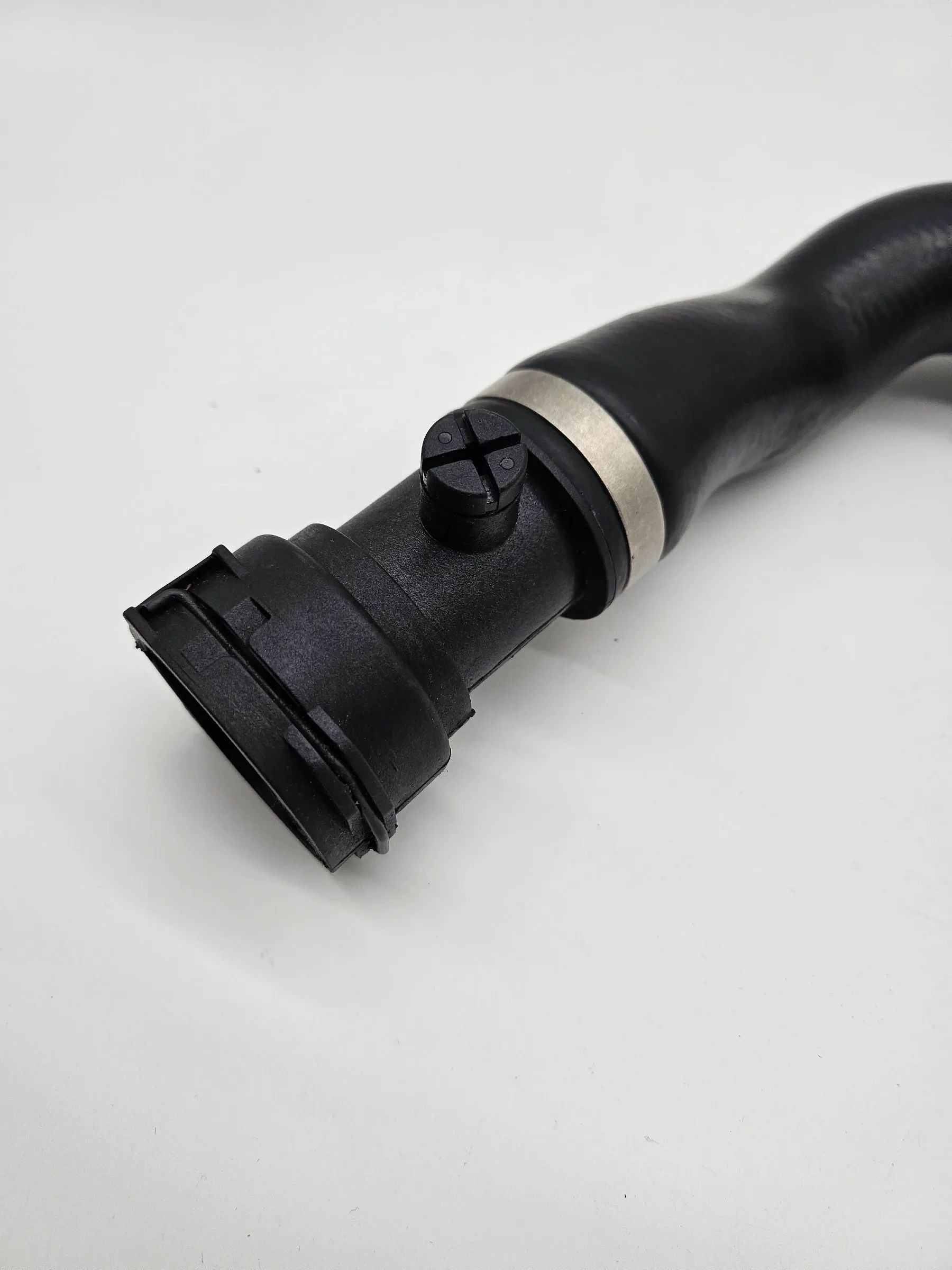 Tubo radiatore FEBI per BMW E39 520-528i E38 728i M52 M54 sinistro superiore 11531705223