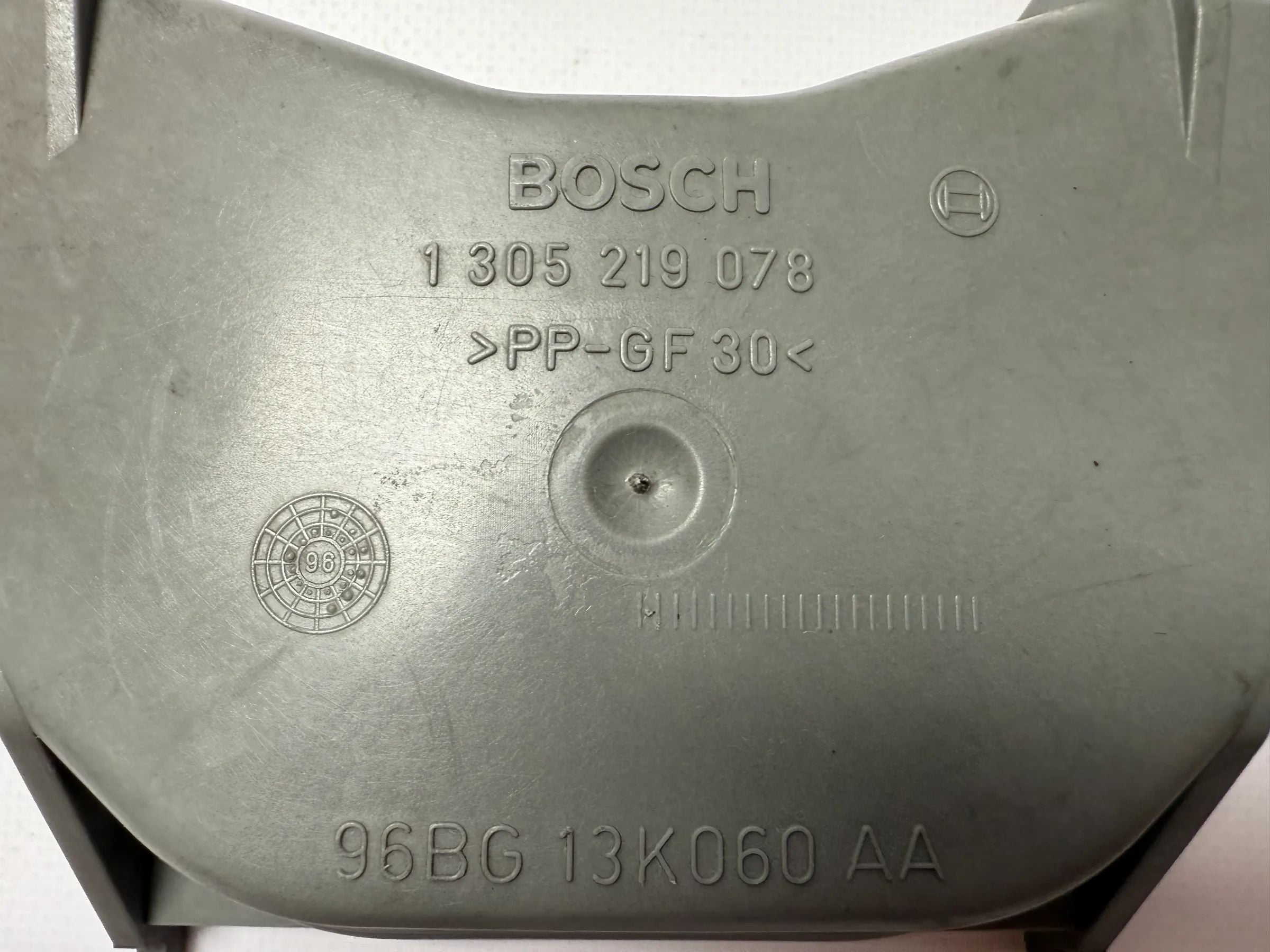 Original Ford Mondeo Tampa do Farol GBP/BNP/BFP Esquerdo/Direito Bosch 1305219078